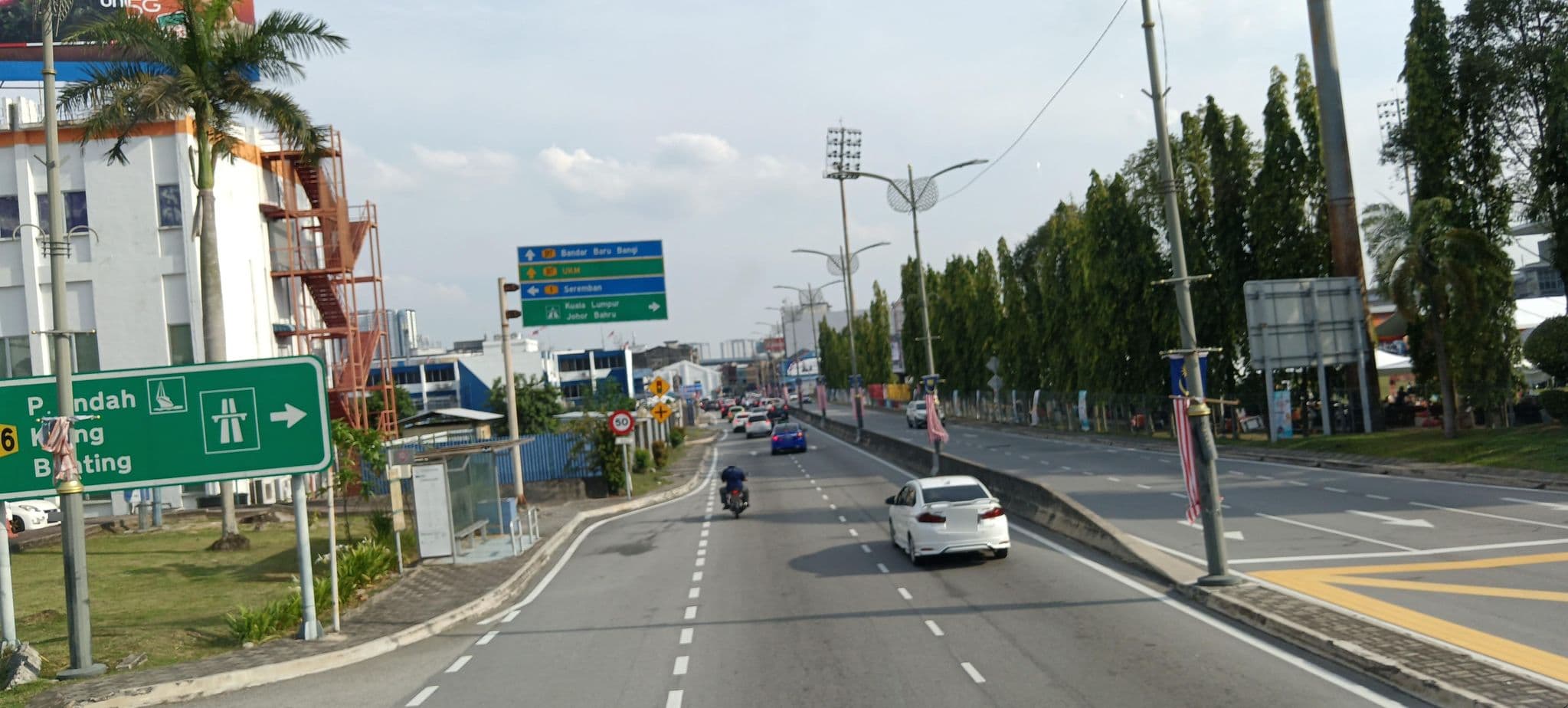 Street view near Prescoat hotel., Kajang — © zh9567 (CC BY-SA · Mapillary)