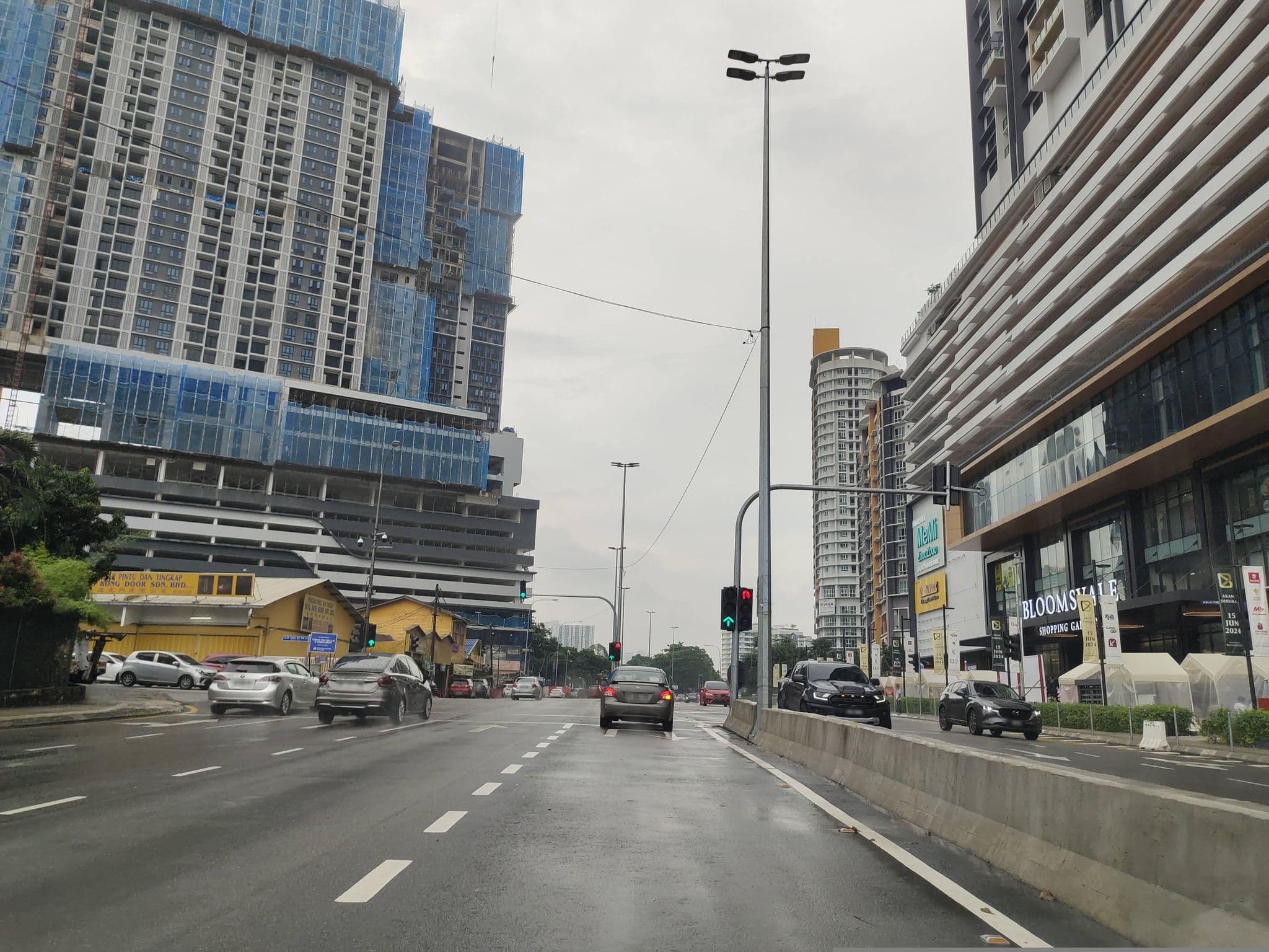 Street view near Courtyard Kuala Lumpur South, Taman OUG — © zh9567 (CC BY-SA · Mapillary)