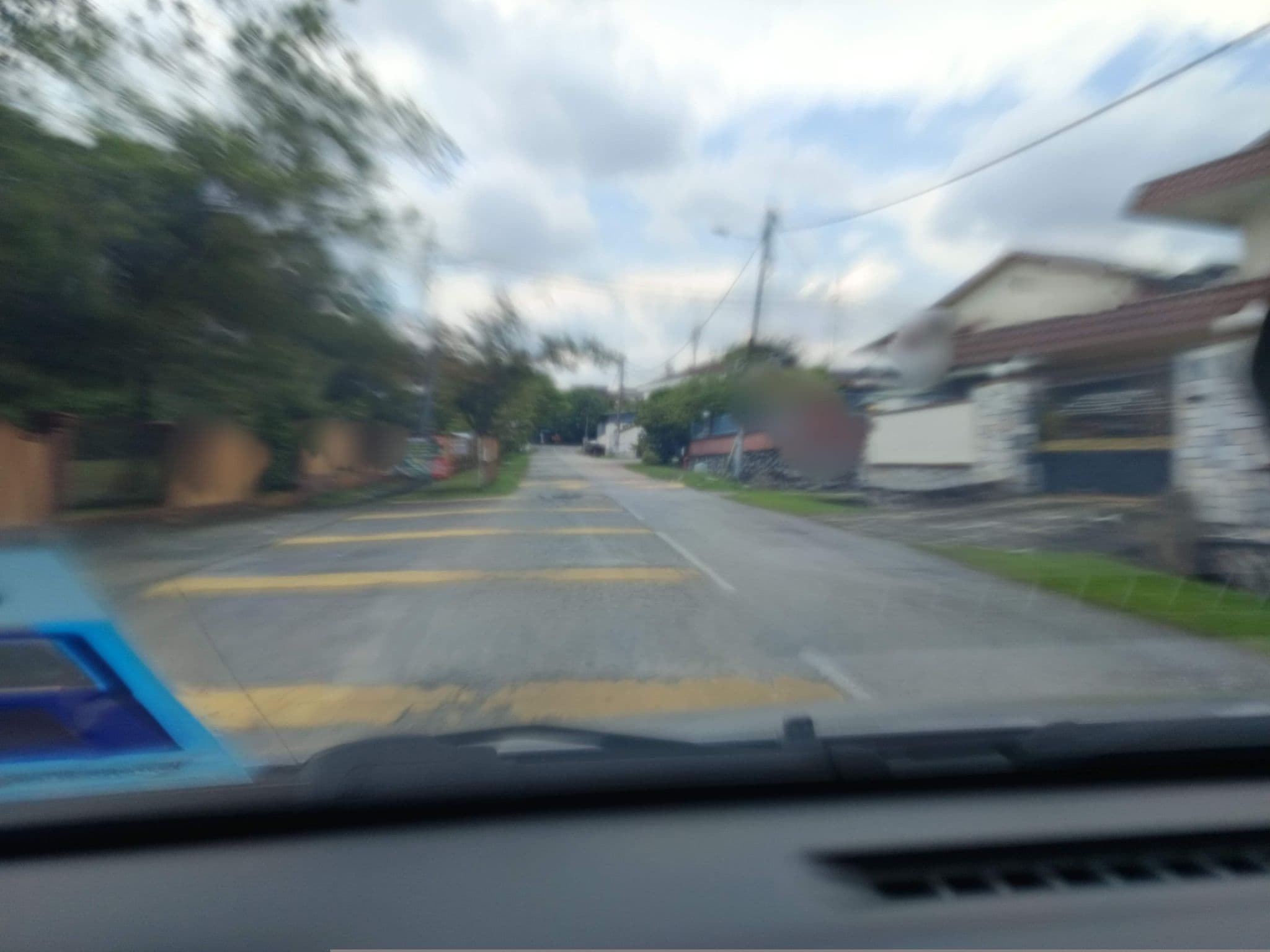 Street view near Gua Fans Manchester United, Taman OUG — © YikQin (CC BY-SA · Mapillary)