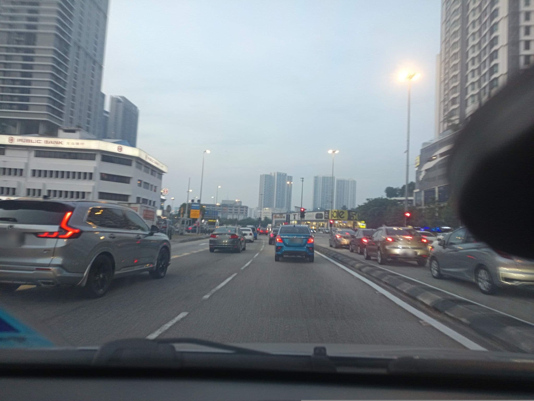 Street view near Bilik 1735, Taman OUG — © YikQin (CC BY-SA · Mapillary)