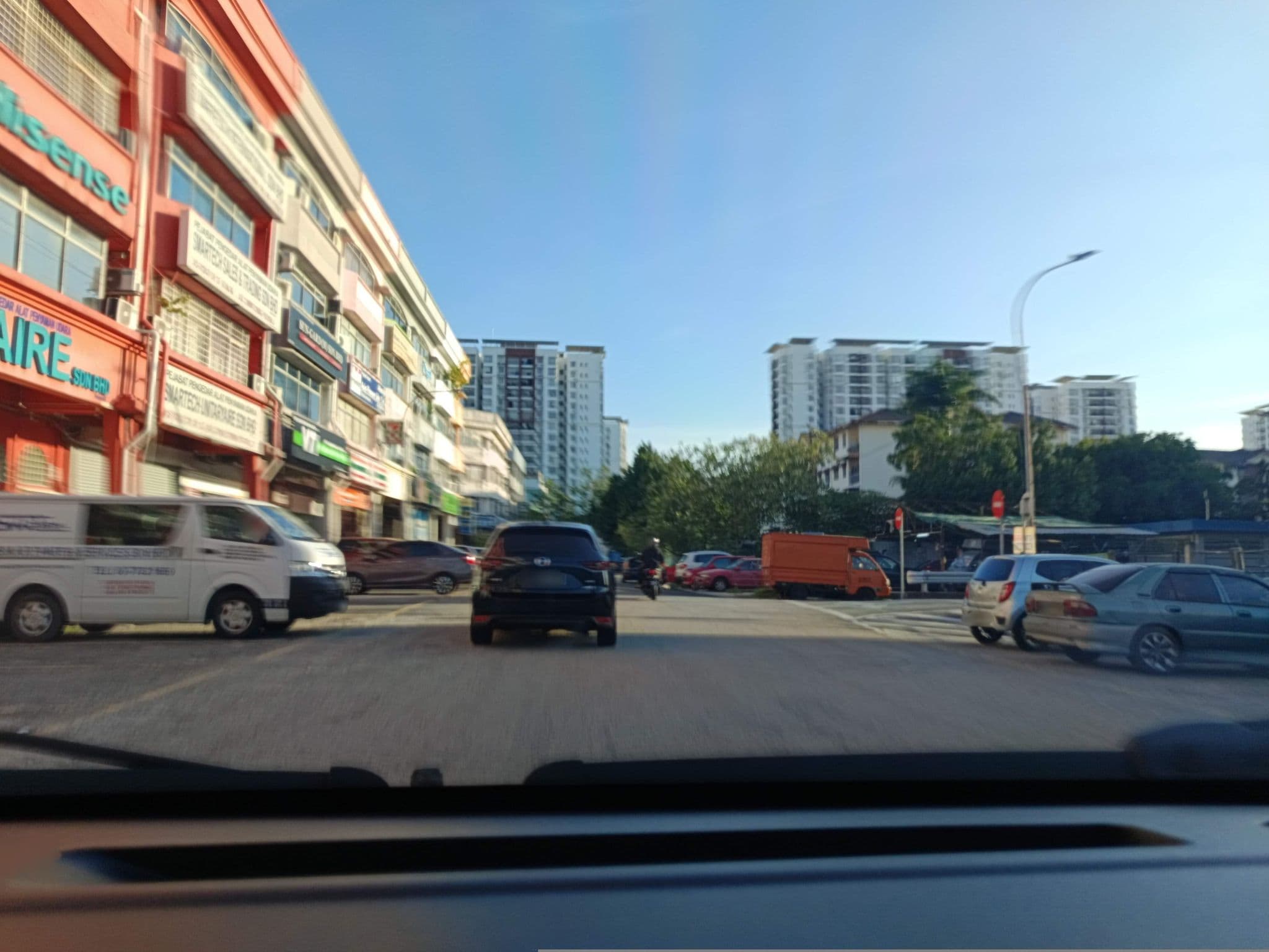 Street view near West In Hotel Bukit Bintang KL, Taman OUG — © YikQin (CC BY-SA · Mapillary)