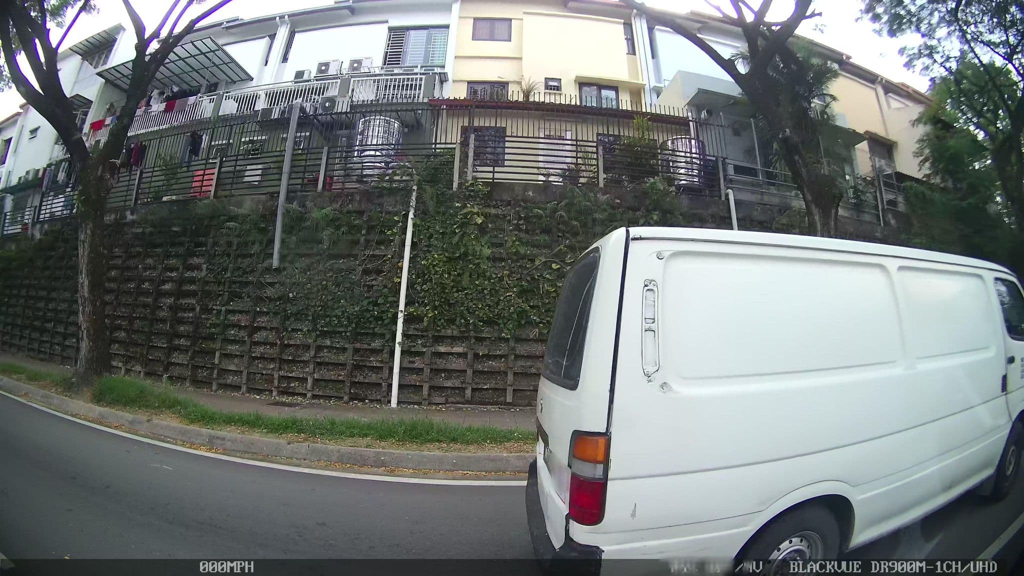 Street view near Red Dragon Hostels, Taman OUG — © kaart5 (CC BY-SA · Mapillary)