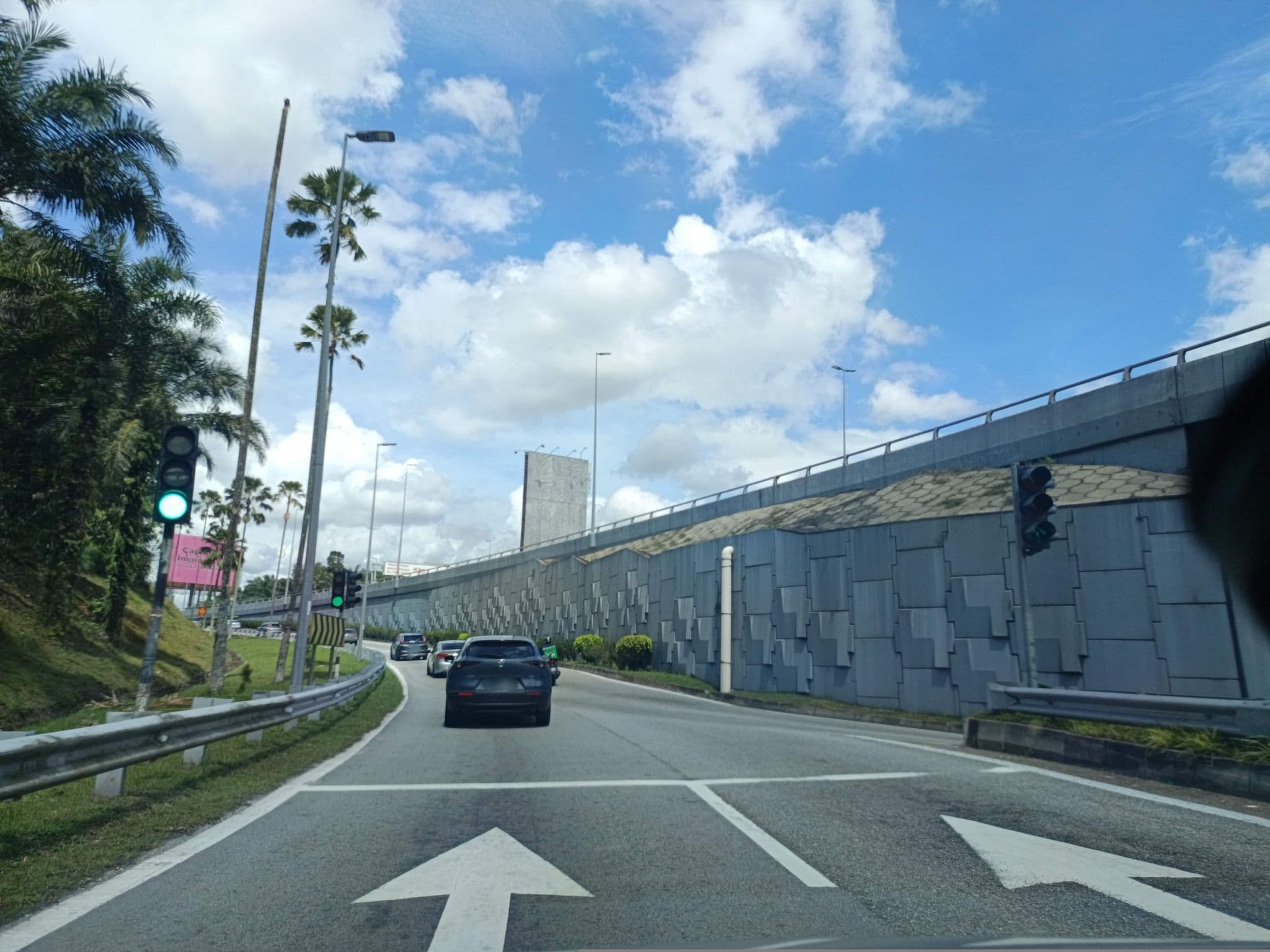 Street view near Awana Hotels & Resorts, Bukit Damansara — © YikQin (CC BY-SA · Mapillary)