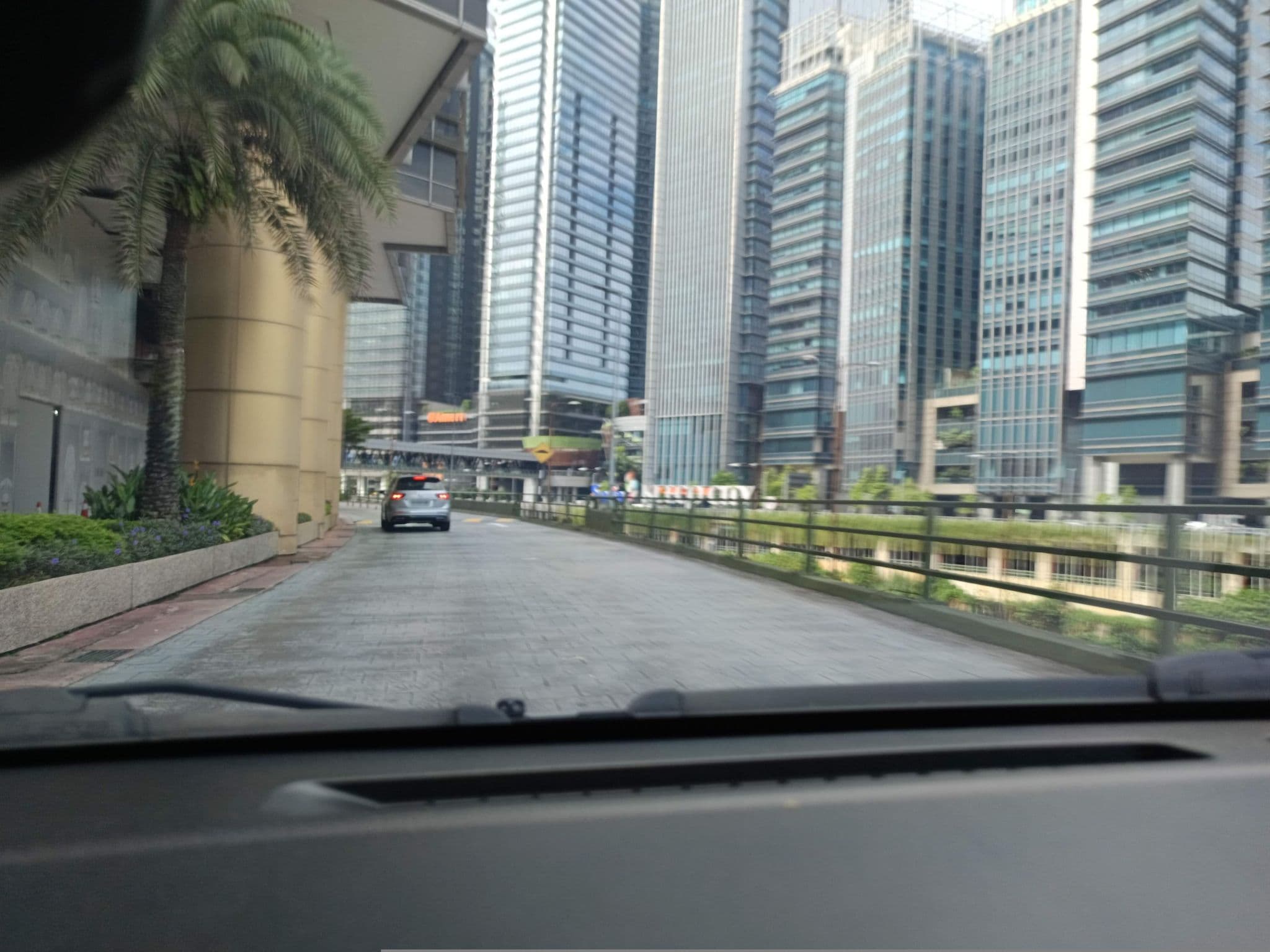 Street view near Skyview 6, The Garden Hotel, Seputeh — © YikQin (CC BY-SA · Mapillary)