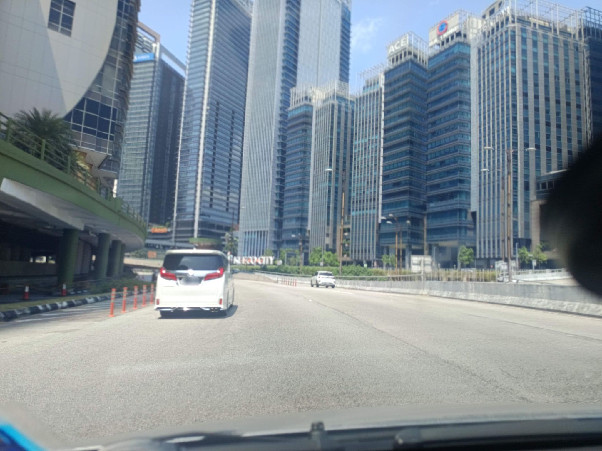 Street view near The Gardens Hotel Executive Lounge on the 29th floor, Seputeh — © YikQin (CC BY-SA · Mapillary)