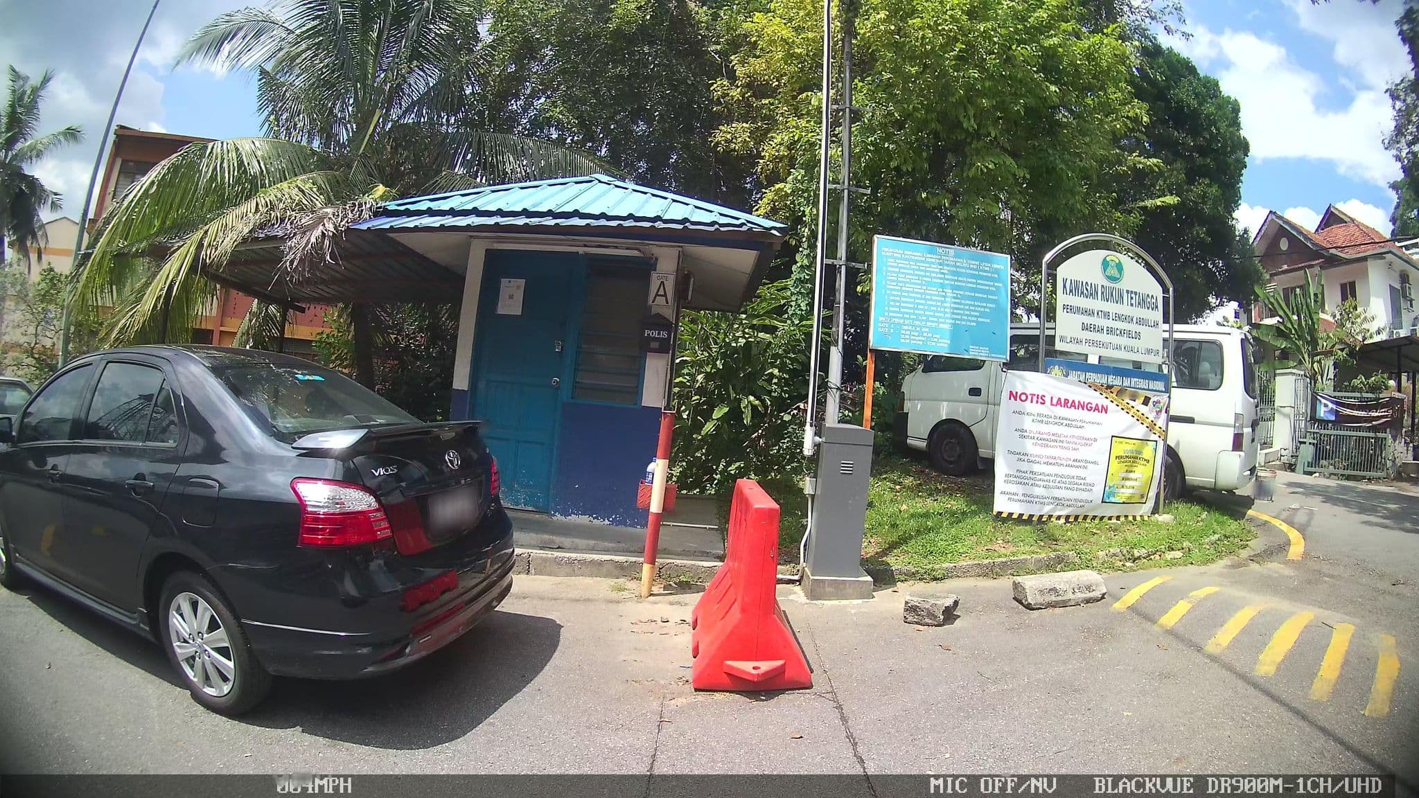 Street view near Drop Inn Lodge, Brickfields — © kaart_1 (CC BY-SA · Mapillary)