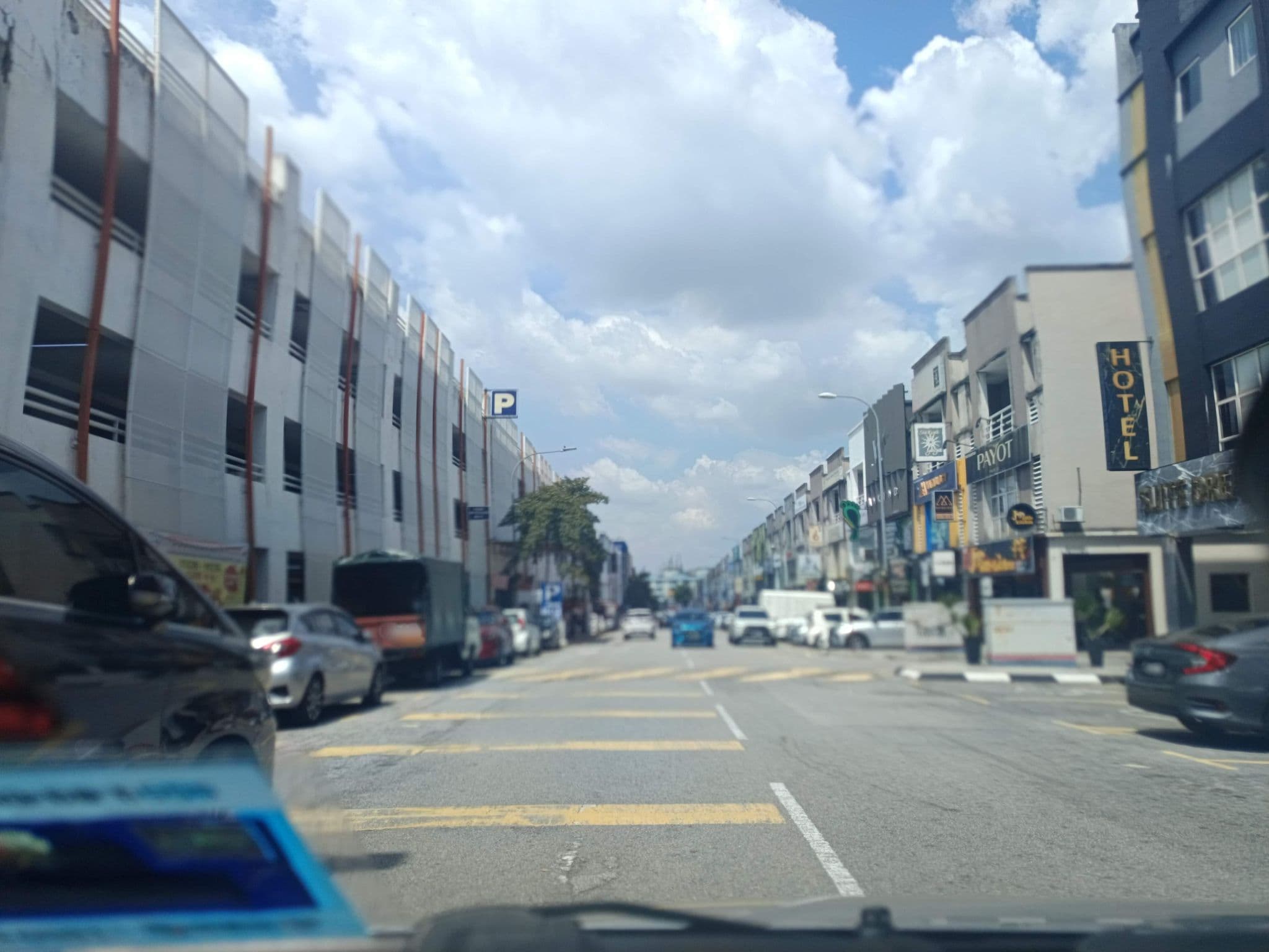 Street view near Swing & Pillows, Sri Petaling — © YikQin (CC BY-SA · Mapillary)
