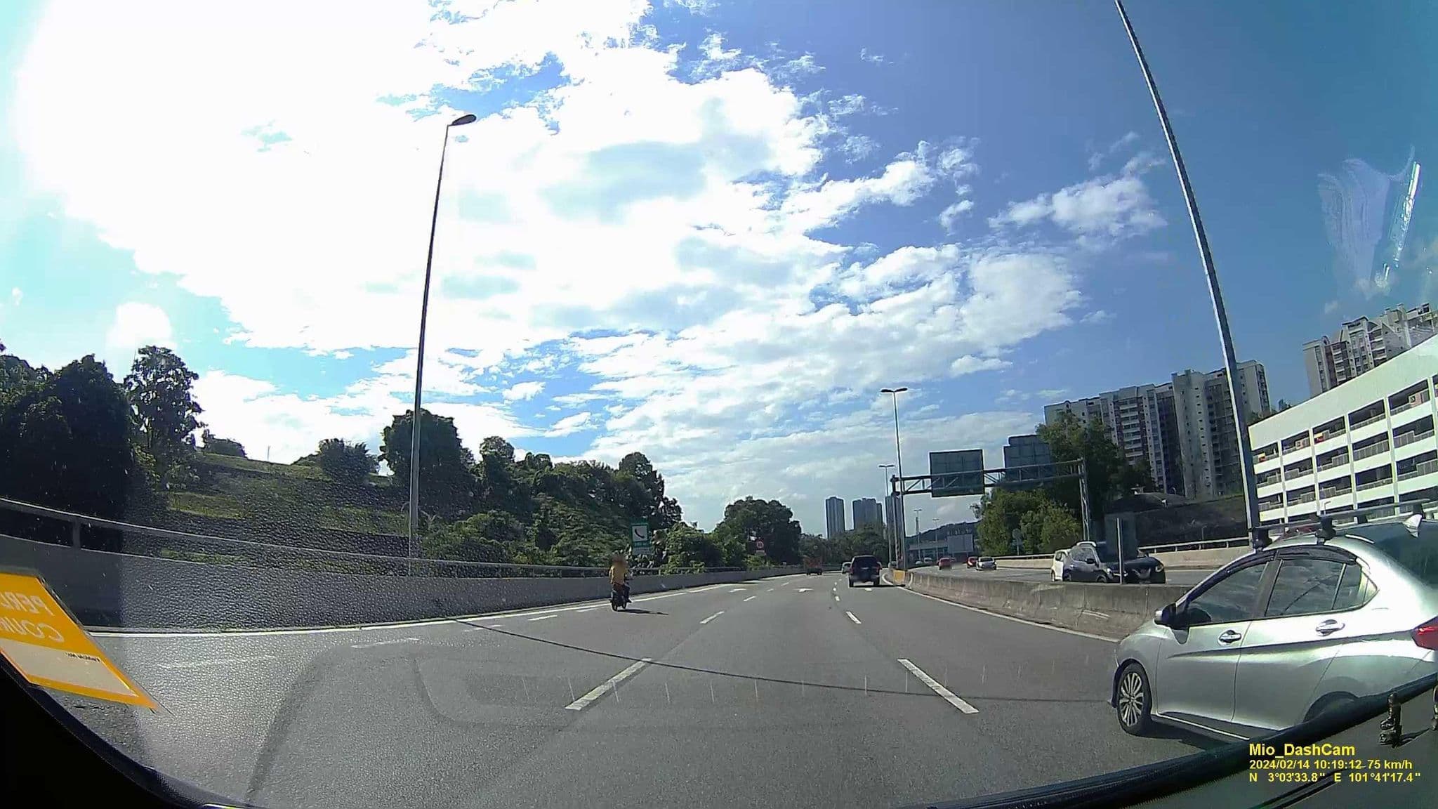 Street view near Thistle Port Dickson Resort, Sri Petaling — © hcyen (CC BY-SA · Mapillary)