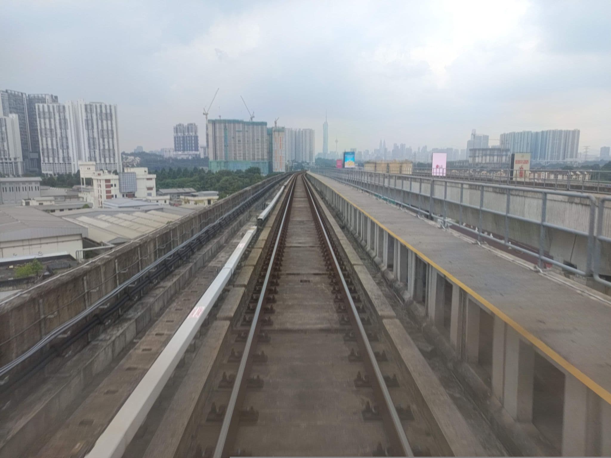 Street view near Avillion Admiral Cove, Kuchai Lama — © YikQin (CC BY-SA · Mapillary)