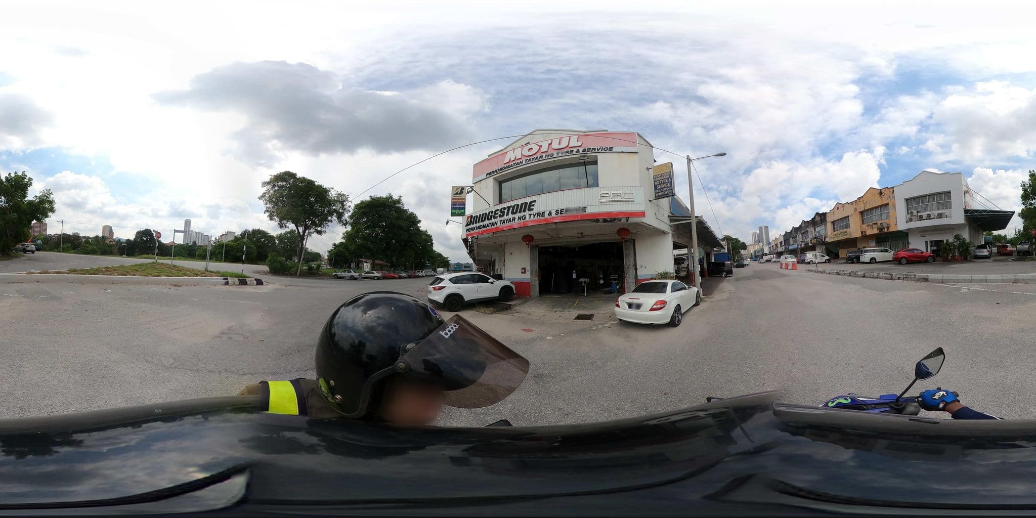 Street view near MINES TIME INN HOTEL, Seri Kembangan — © ahlang2 (CC BY-SA · Mapillary)