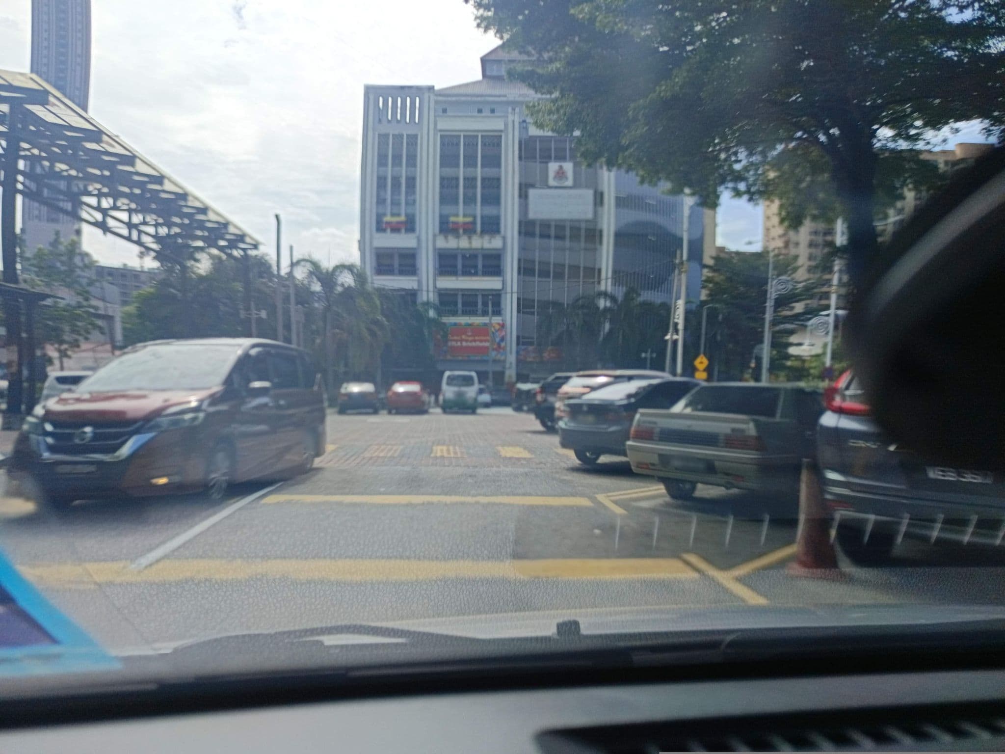 Street view near Signature hotel No. 73 Jalan Thambipillai, Brickfields — © YikQin (CC BY-SA · Mapillary)