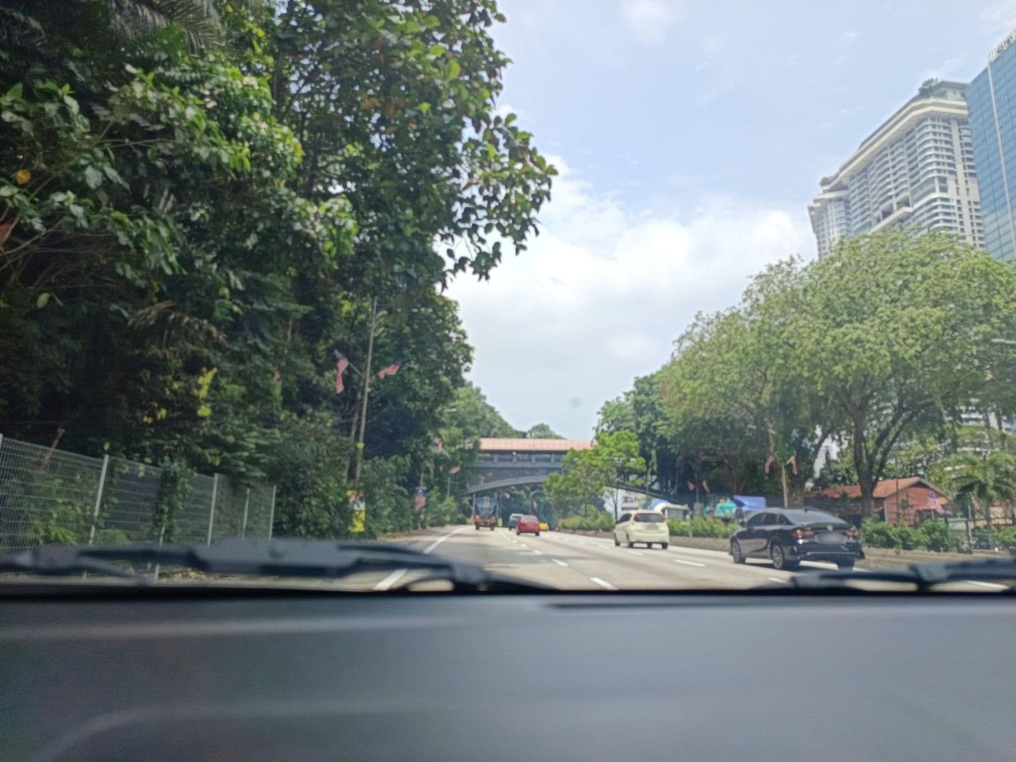 Street view near Highlands Hotel, Kuala Lumpur — © YikQin (CC BY-SA · Mapillary)