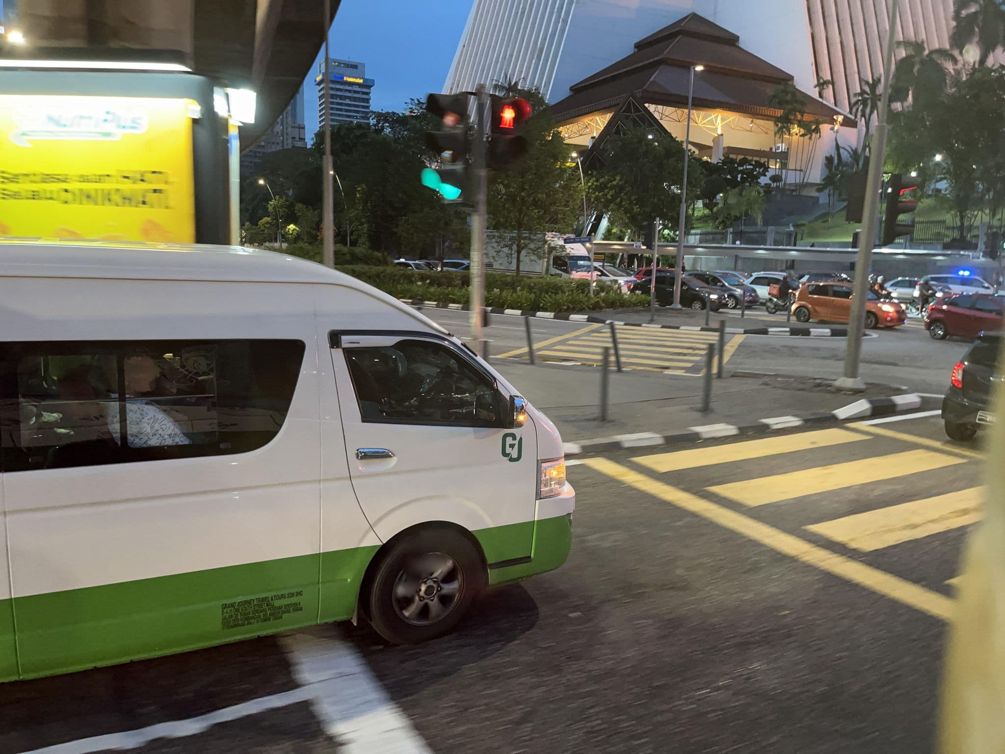 Street view near Kayangan 3, Bukit Bintang — © DriveWithHoang (CC BY-SA · Mapillary)