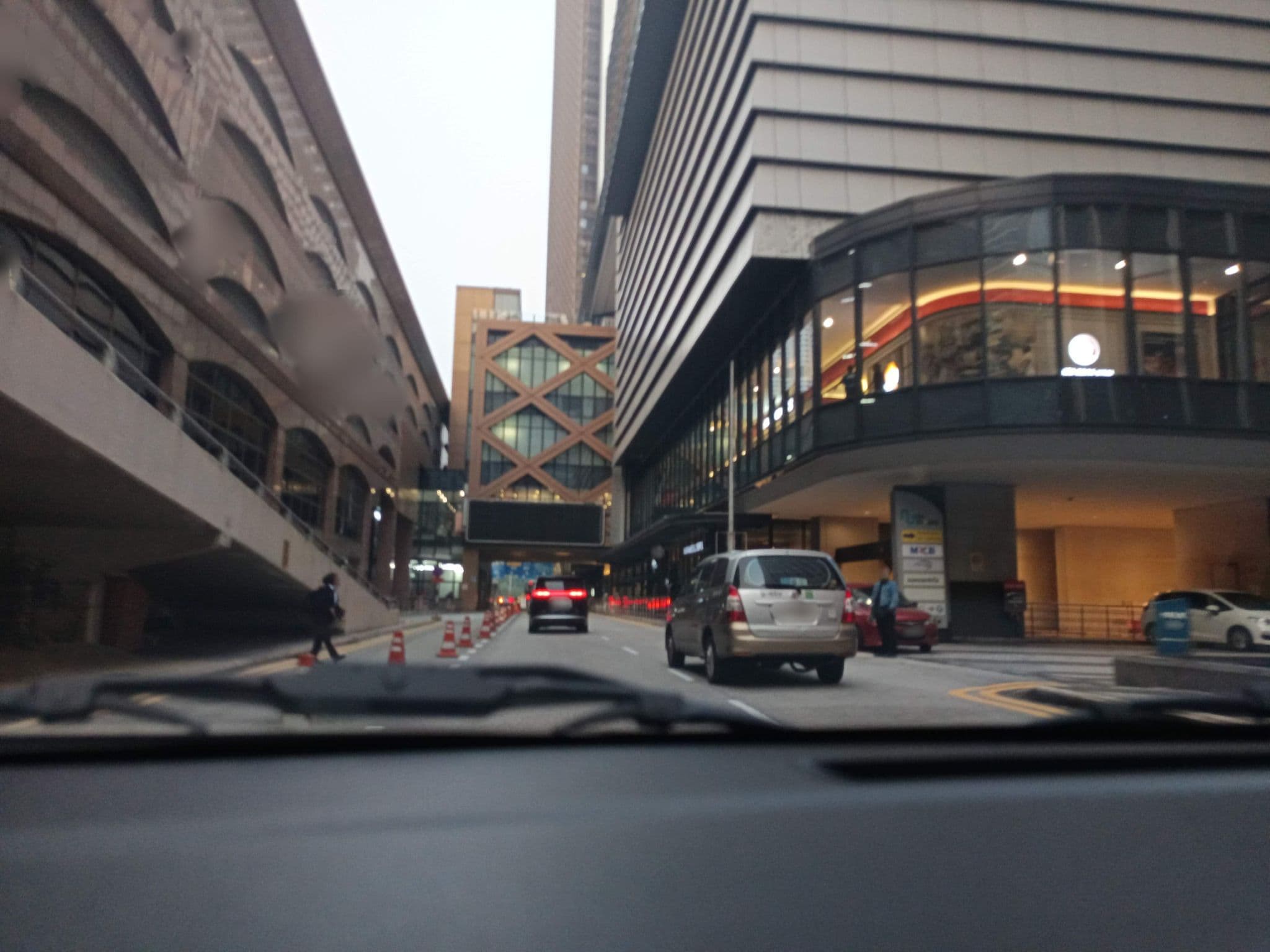 Street view near Aloft Hotel Grand Ballroom, Brickfields — © YikQin (CC BY-SA · Mapillary)