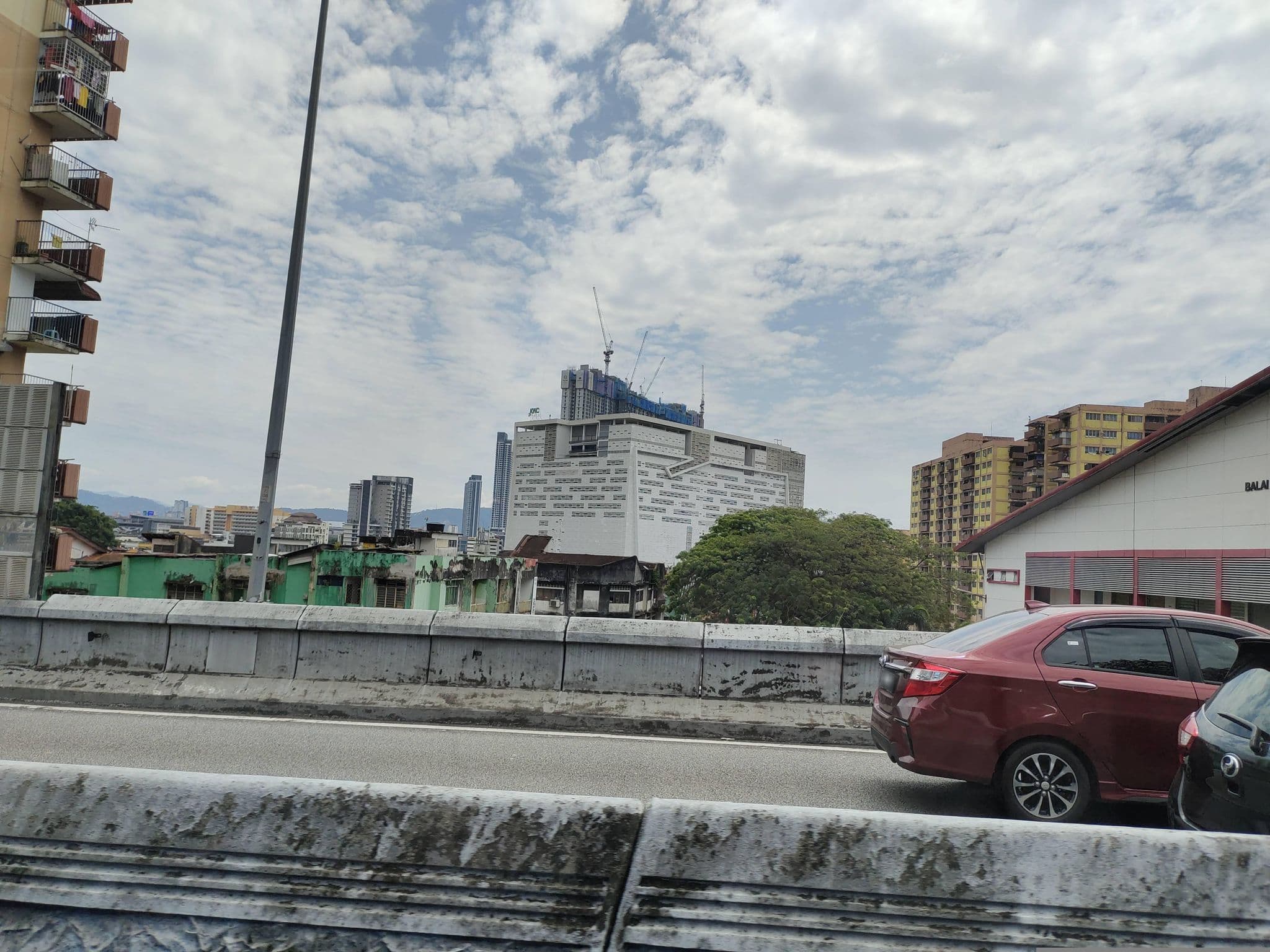 Street view near 15th floor, sanpeng tower, Bukit Bintang — © zh9567 (CC BY-SA · Mapillary)