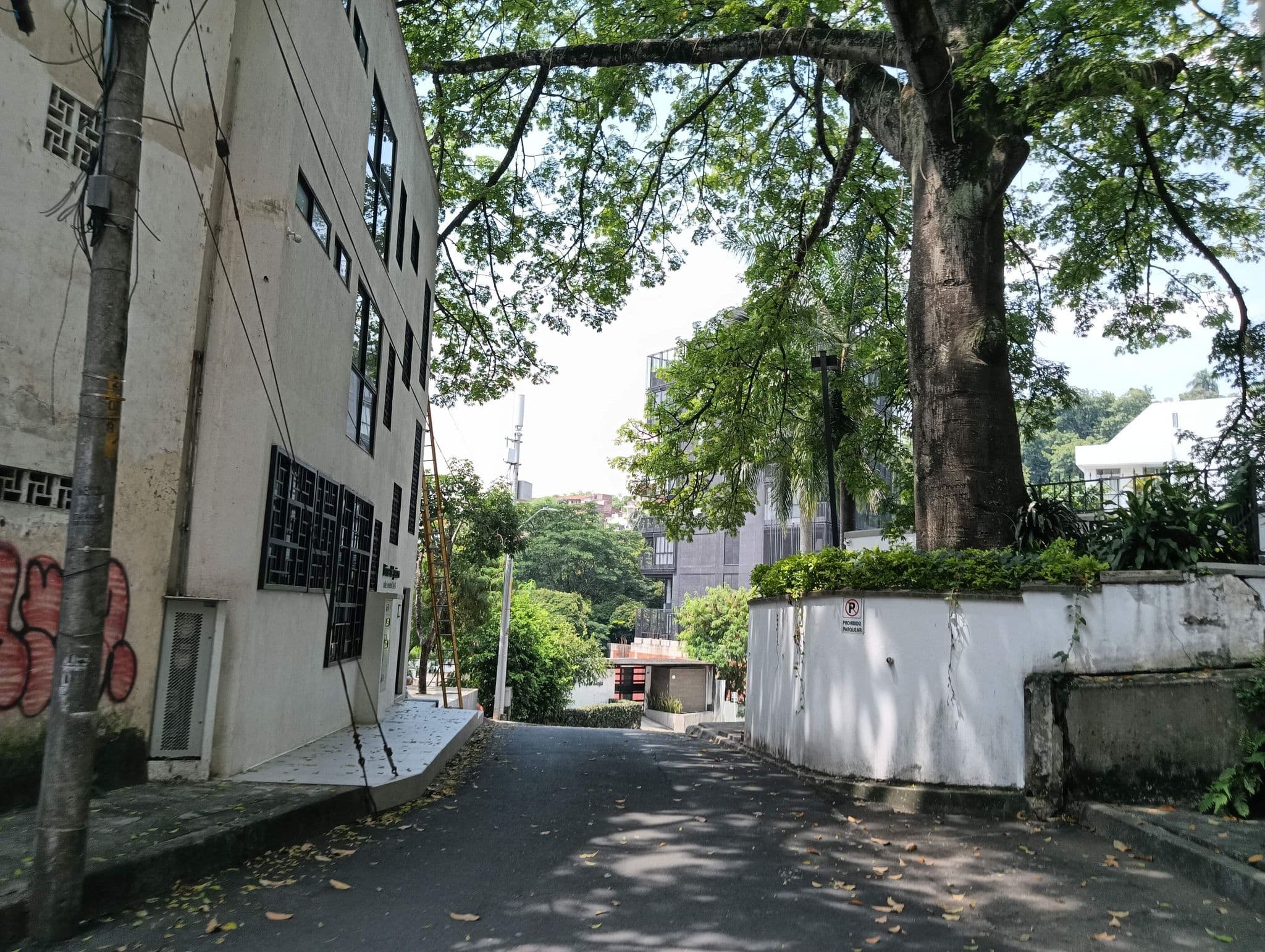 Street view near Villa del Peñon Suites, Cali