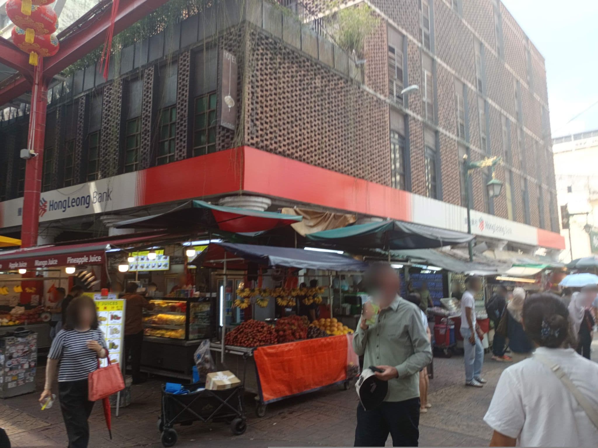 Street view near LANTERN Hotel KL, Kuala Lumpur — © YikQin (CC BY-SA · Mapillary)