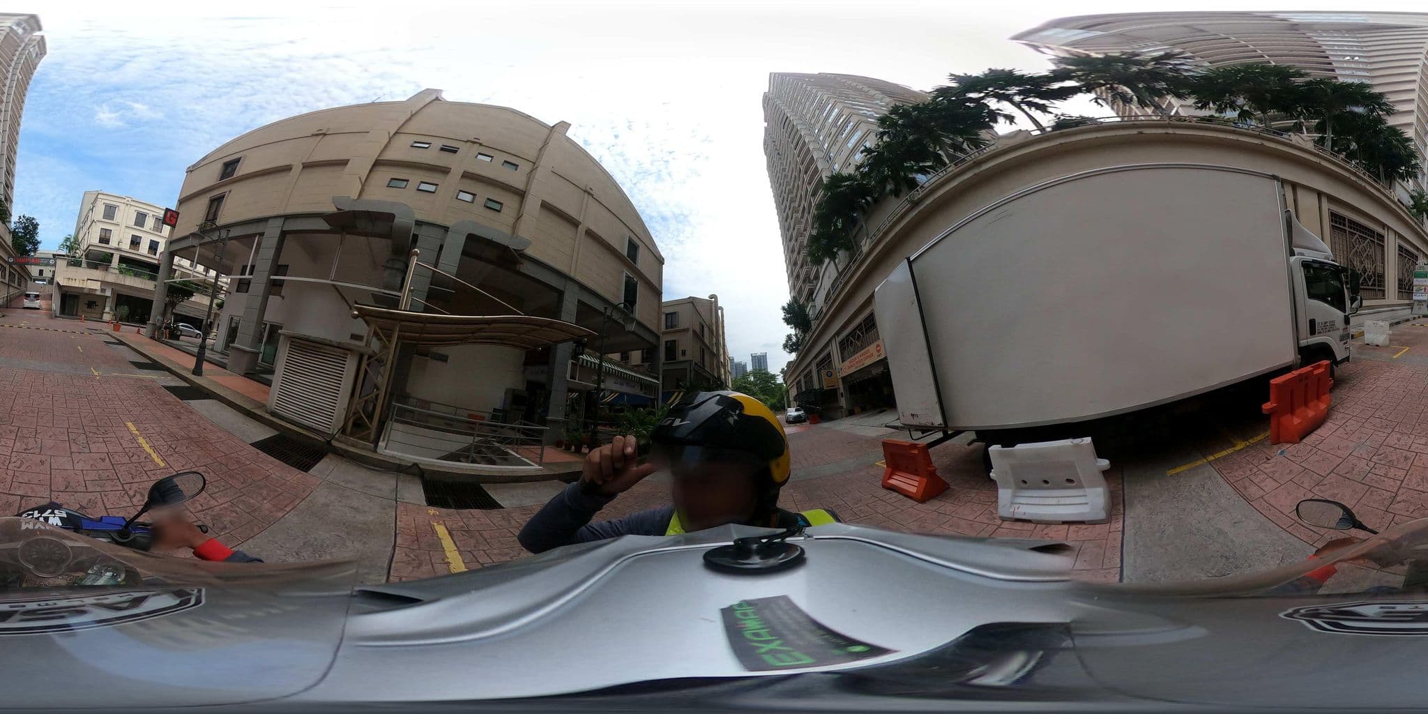 Street view near Poolside @ Windsor Tower Residence, Mont Kiara — © ahlang2 (CC BY-SA · Mapillary)