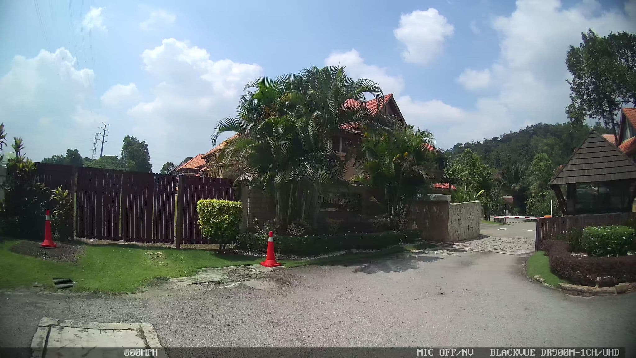 Street view near Nicks Hotel Resort, Bukit Damansara — © kaart_1 (CC BY-SA · Mapillary)