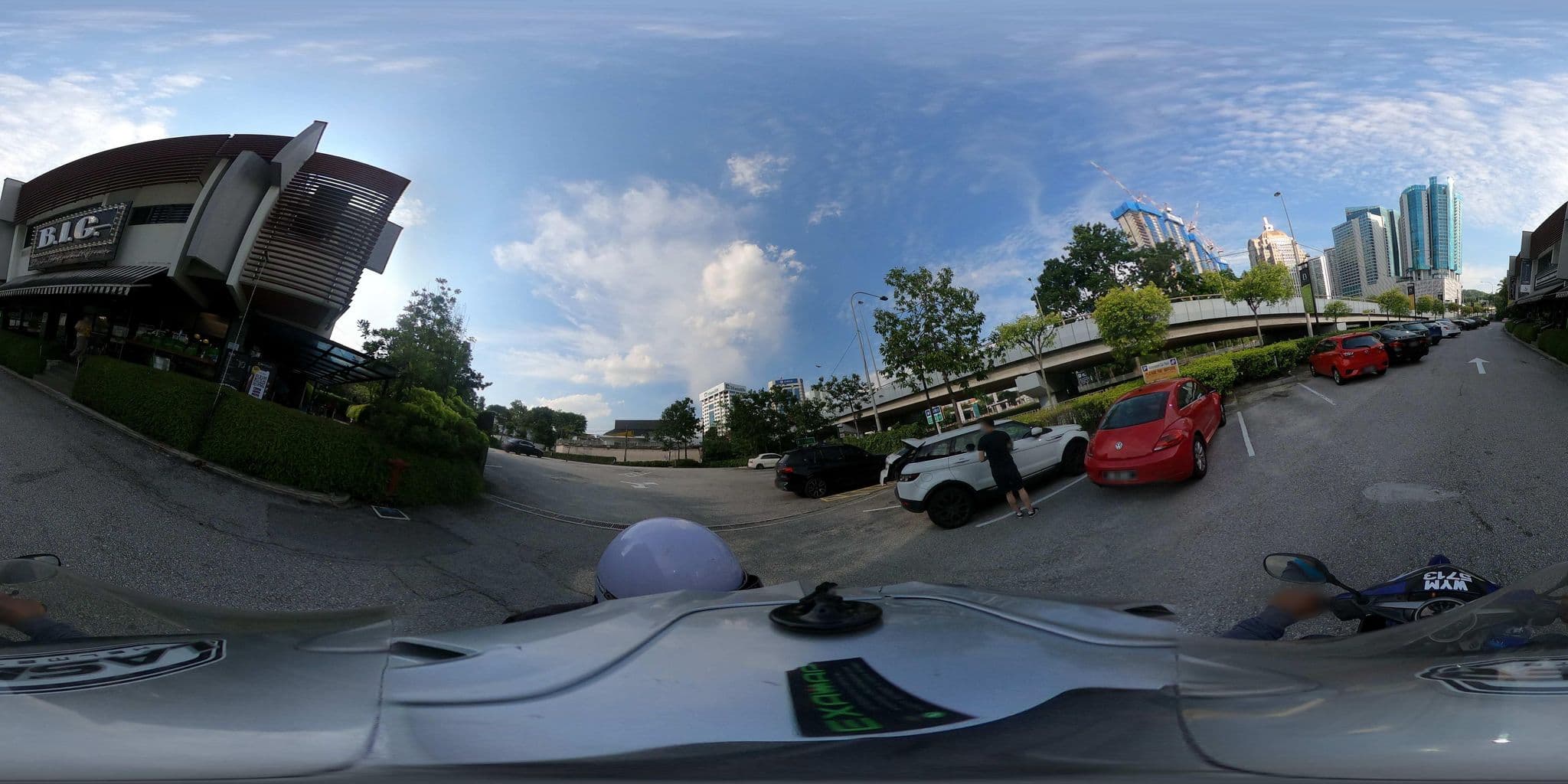 Street view near Batai Hostel, Bukit Damansara — © ahlang2 (CC BY-SA · Mapillary)