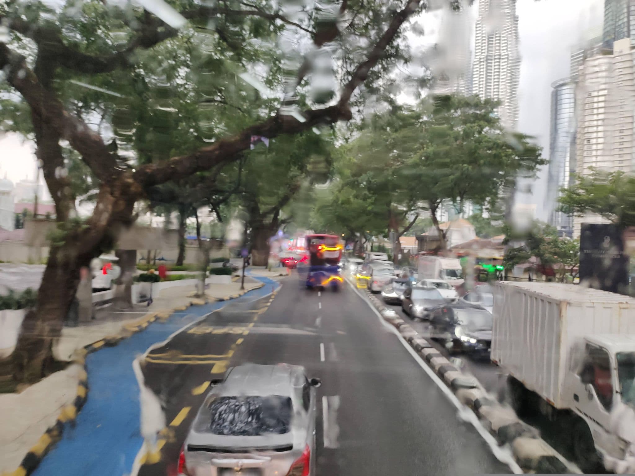 Street view near Berjaya Central Park, Kampung Baru — © zh9567 (CC BY-SA · Mapillary)