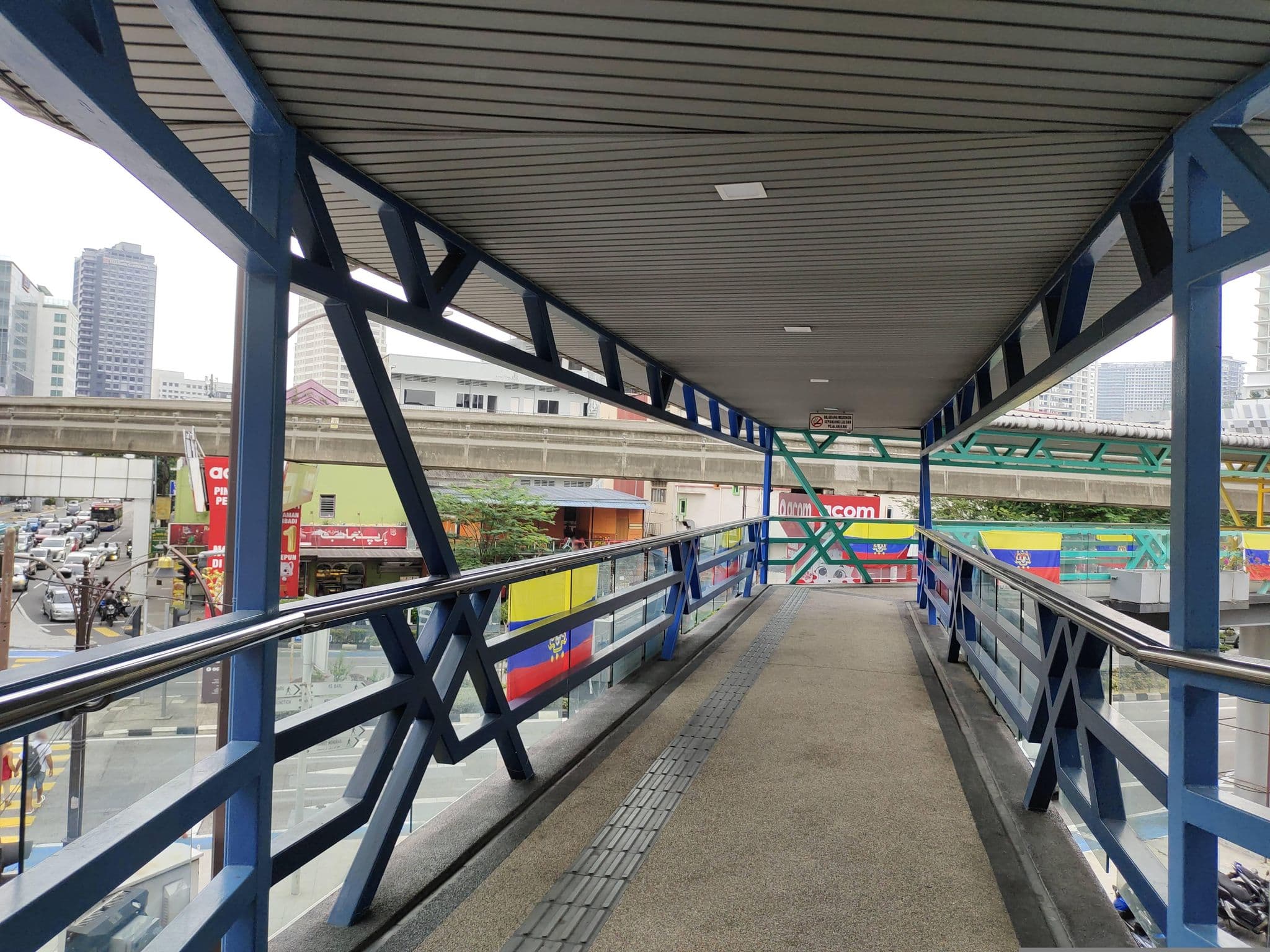 Street view near Dolphin Hotel, Kampung Baru — © zh9567 (CC BY-SA · Mapillary)