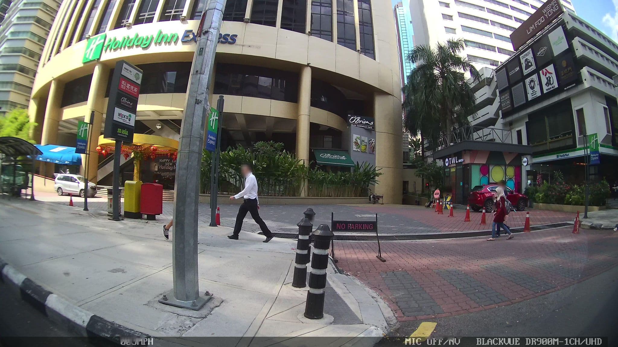 Street view near Holiday Inn Express Kuala Lumpur City Centre, Bukit Bintang — © kaart_3 (CC BY-SA · Mapillary)