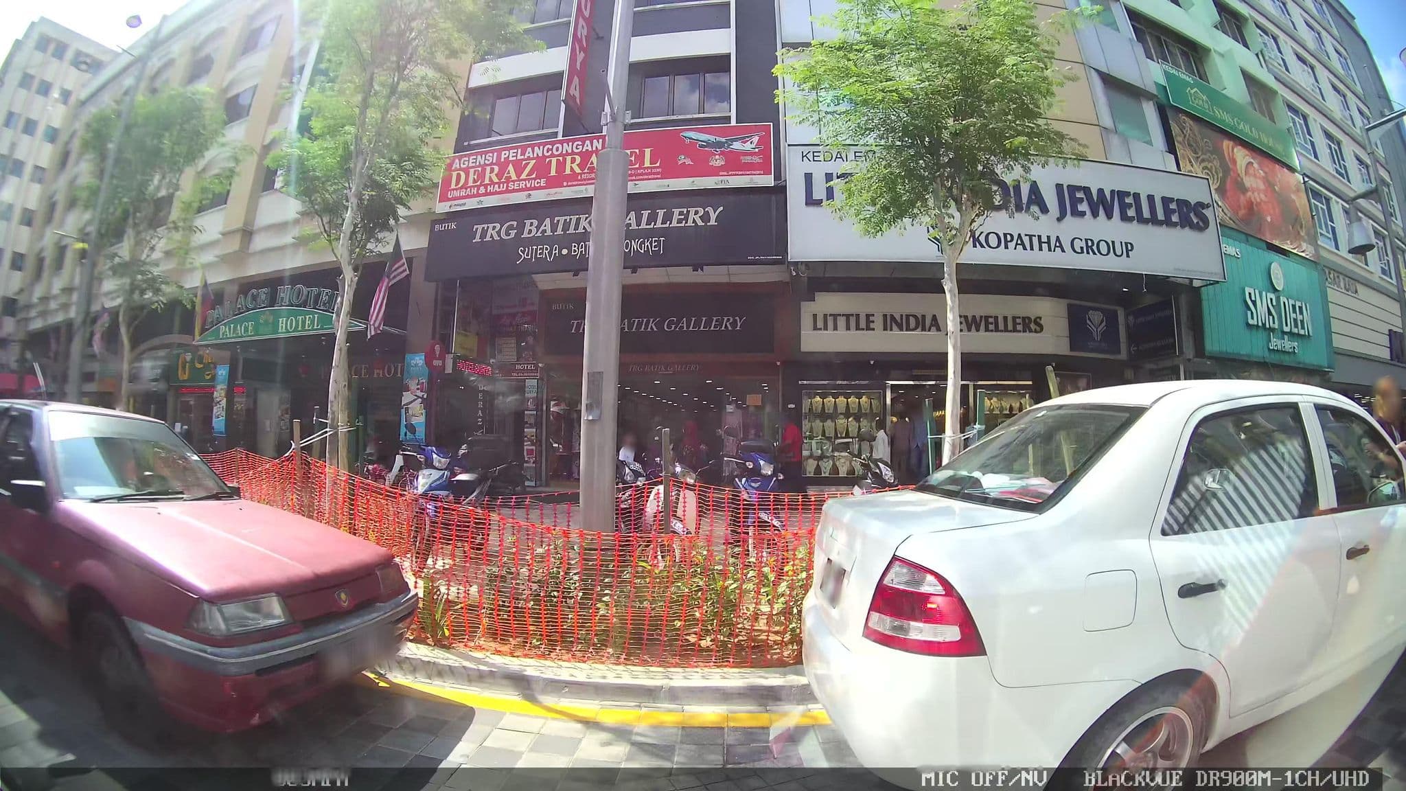 Street view near Hotel Surya, Bukit Bintang — © kaart_3 (CC BY-SA · Mapillary)