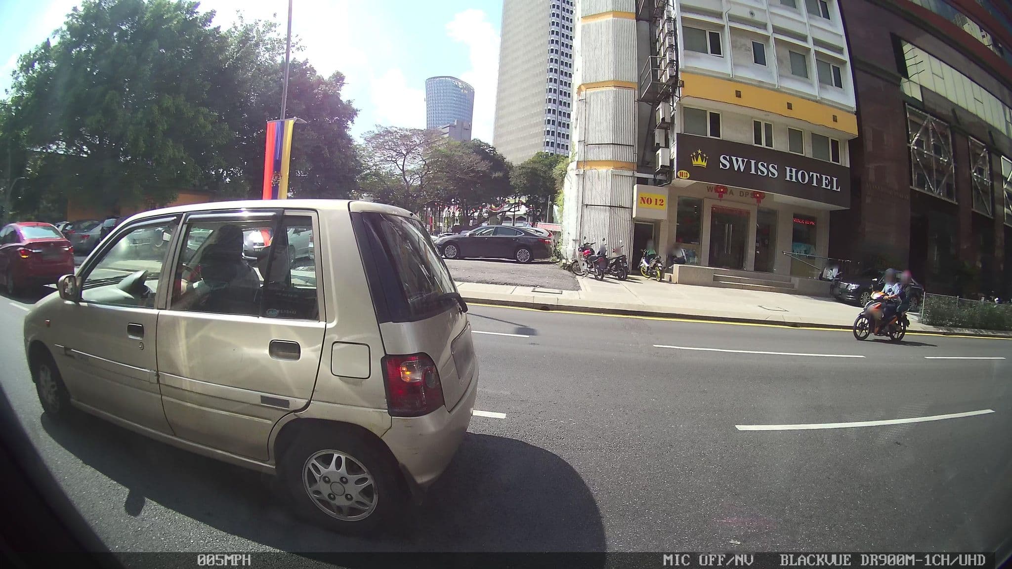 Street view near Swiss Hotel Kuala Lumpur, Kuala Lumpur — © kaart_3 (CC BY-SA · Mapillary)