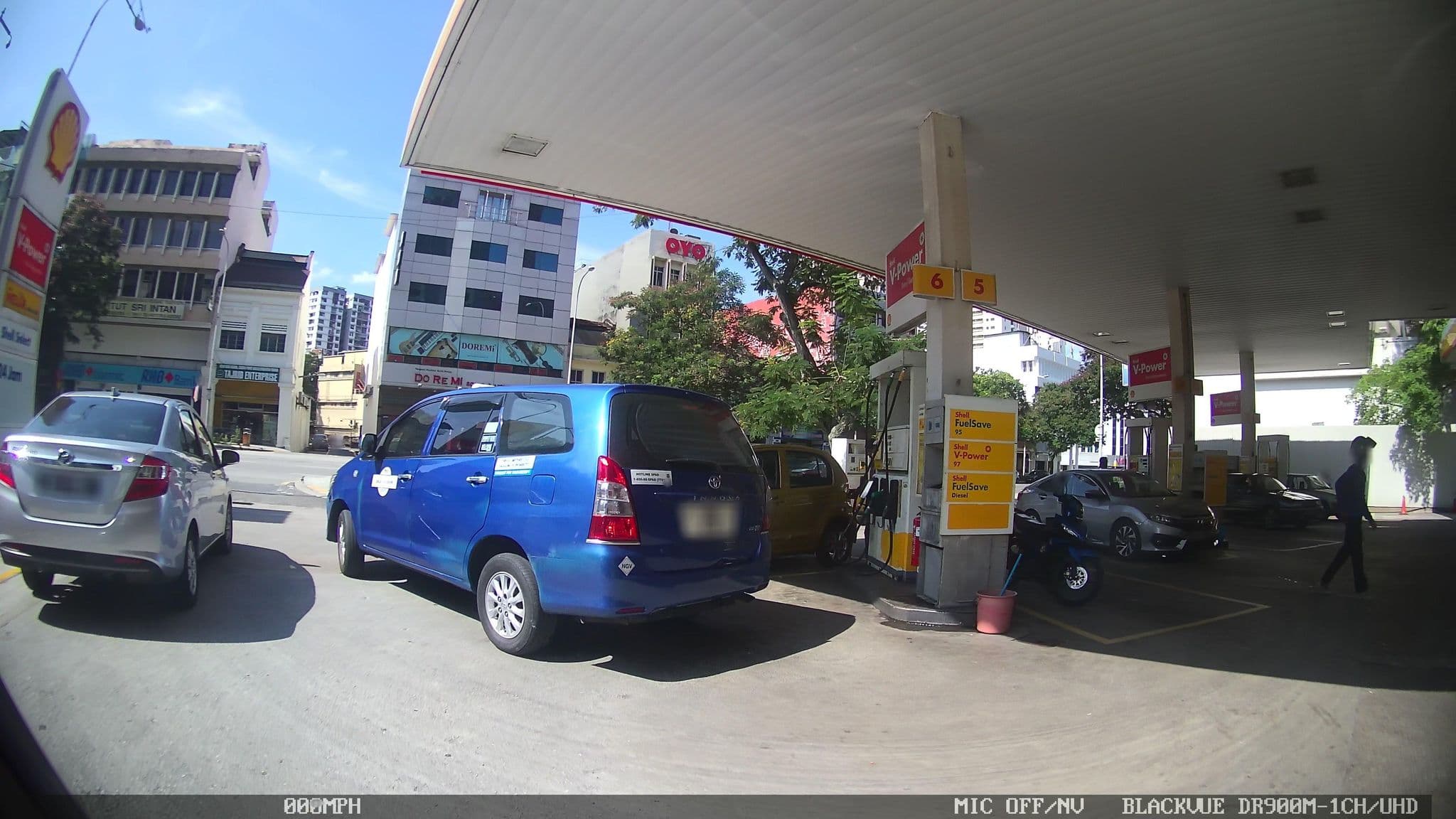 Street view near Tune Hotel Jalan Putra, Kampung Baru — © kaart_3 (CC BY-SA · Mapillary)