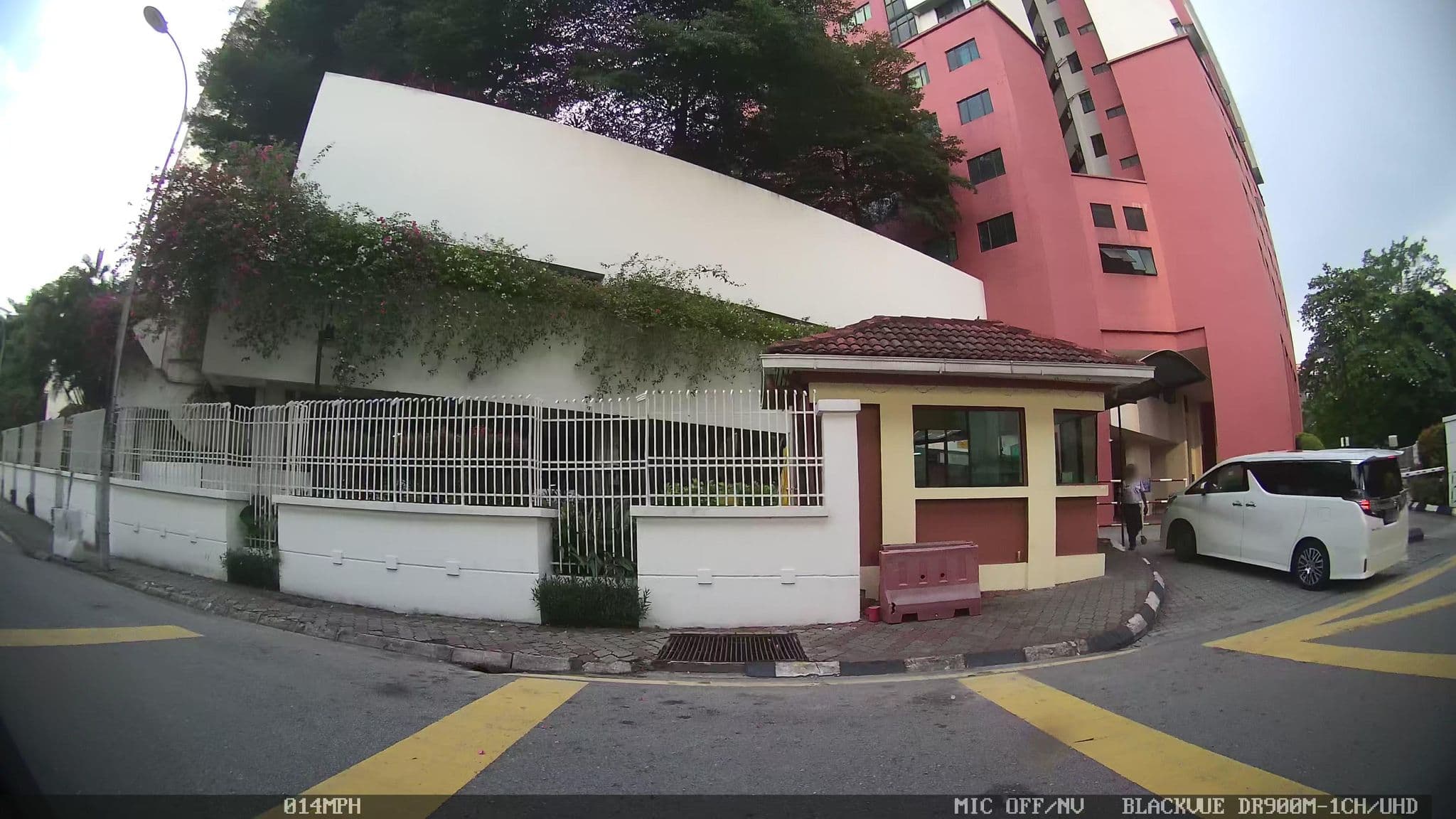 Street view near Swimming Pool & Jacuzzi, Kampung Baru — © kaart_3 (CC BY-SA · Mapillary)