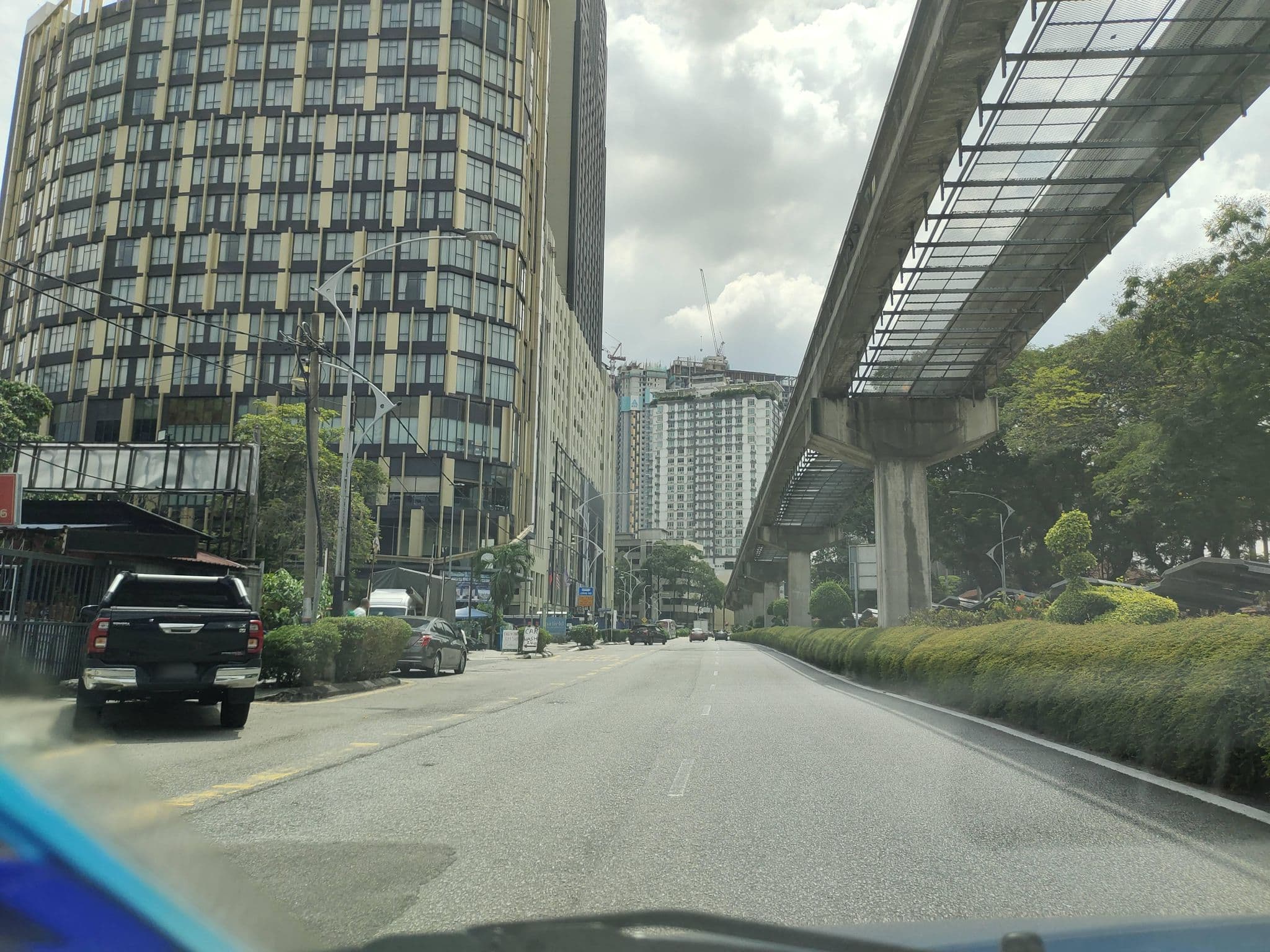 Street view near Seasons Crest Kuala Lumpur, Kampung Baru — © zh9567 (CC BY-SA · Mapillary)