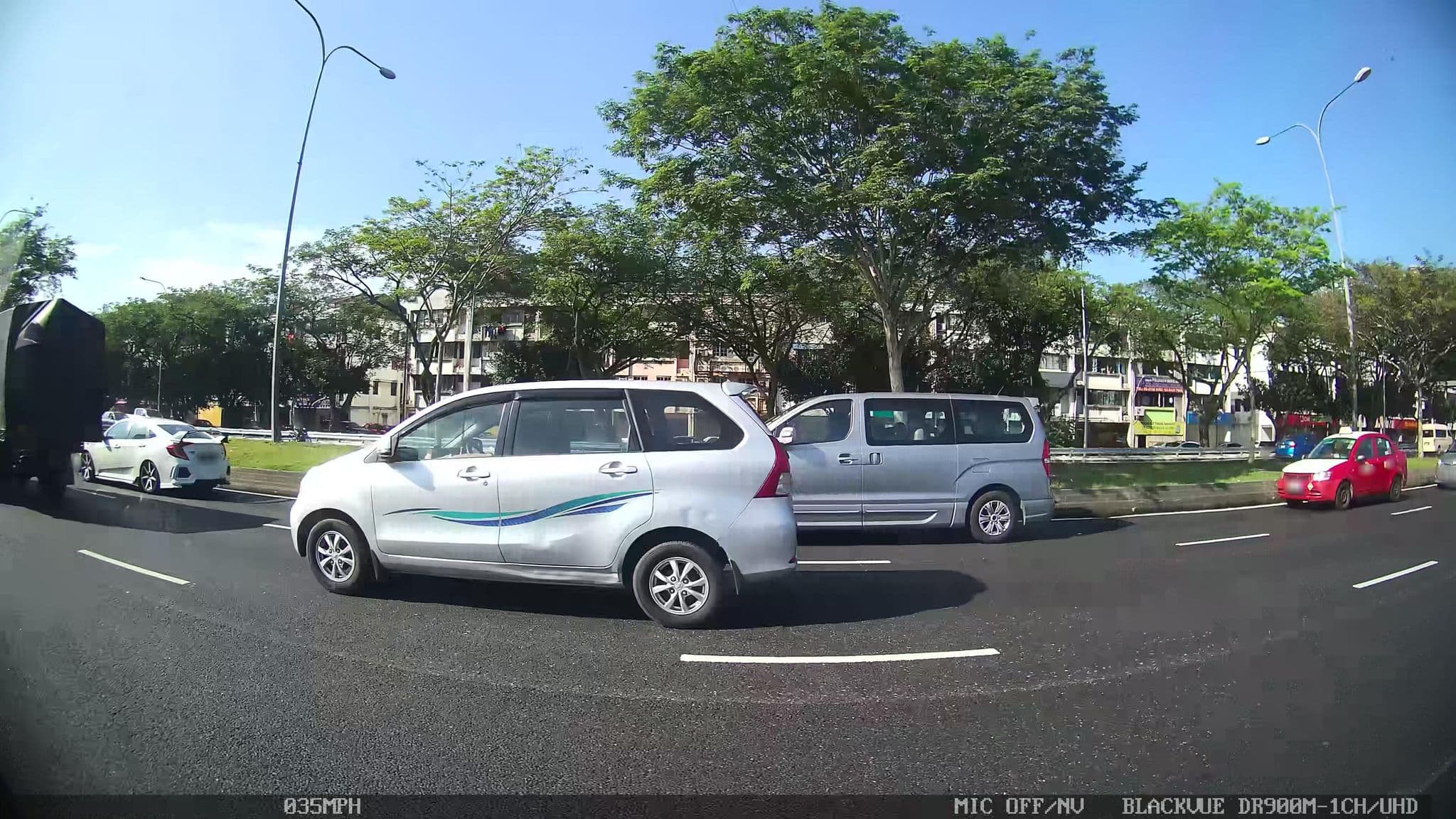 Street view near hotel no1 lodge, Batu Caves — © kaart_1 (CC BY-SA · Mapillary)
