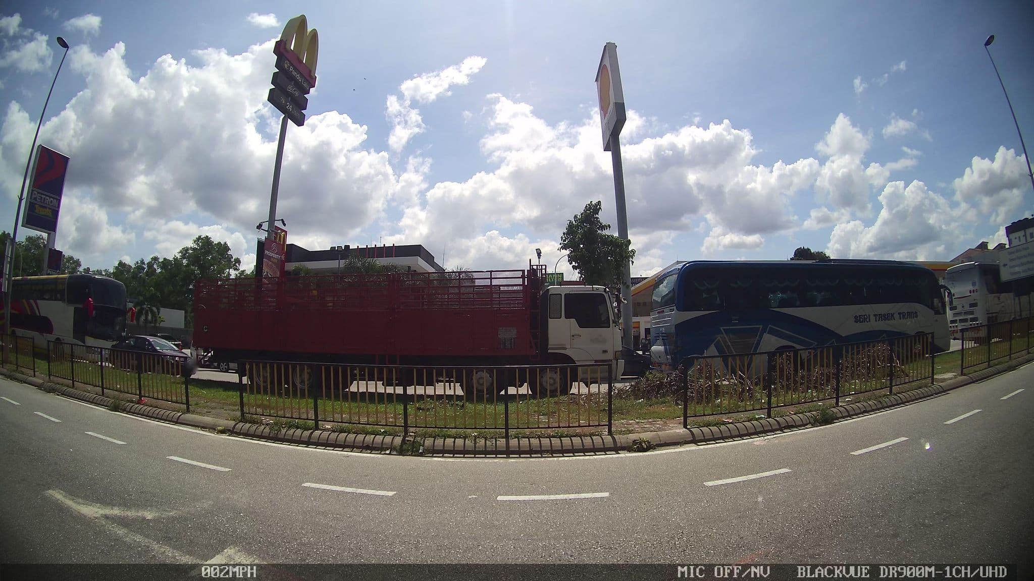 Street view near grand hallmark Hotel, Batu Caves — © kaart_4 (CC BY-SA · Mapillary)