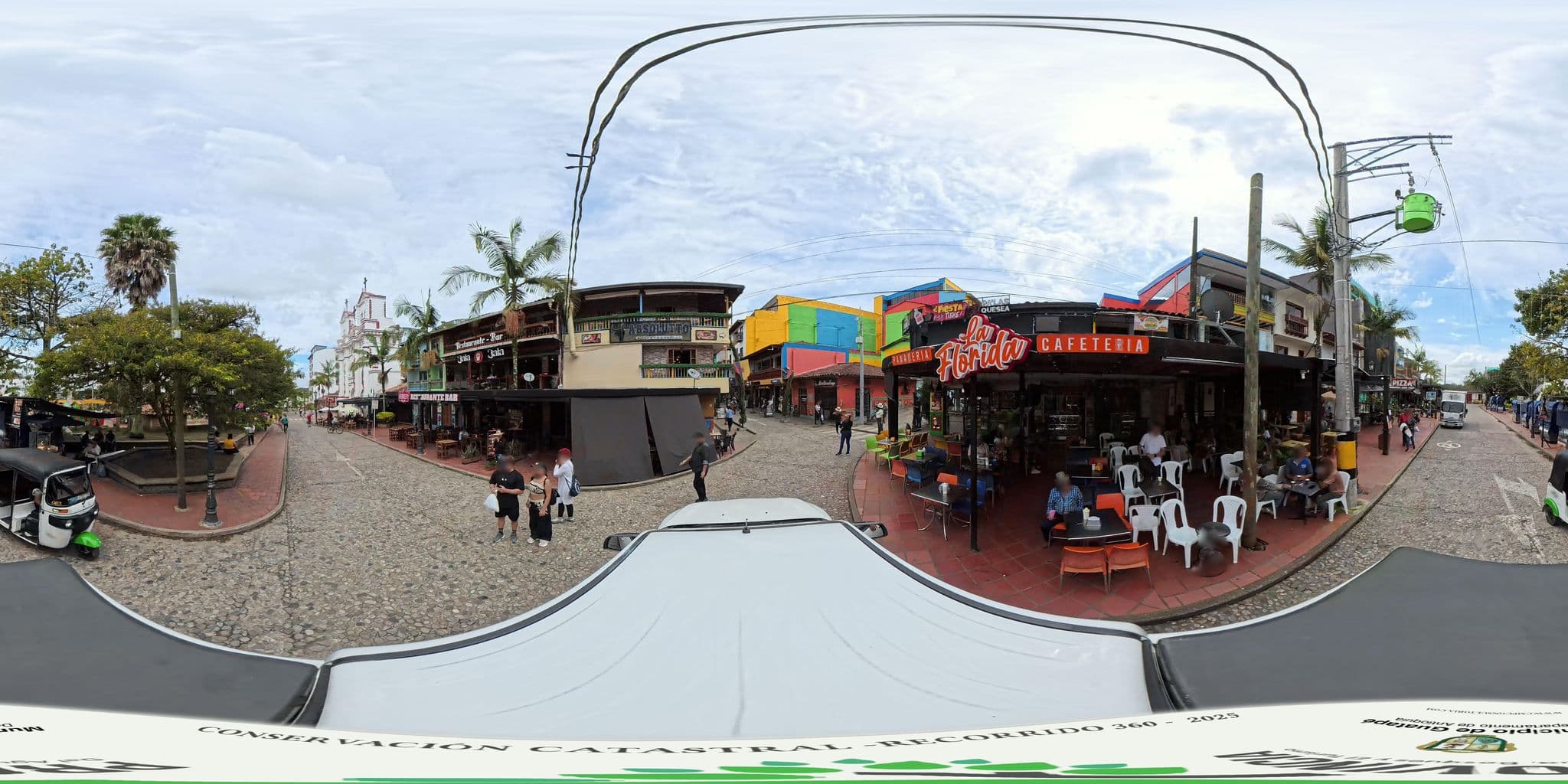 Street view near Hostel El Encanto, Guatapé — © CMPCONSULTORIA (CC BY-SA · Mapillary)