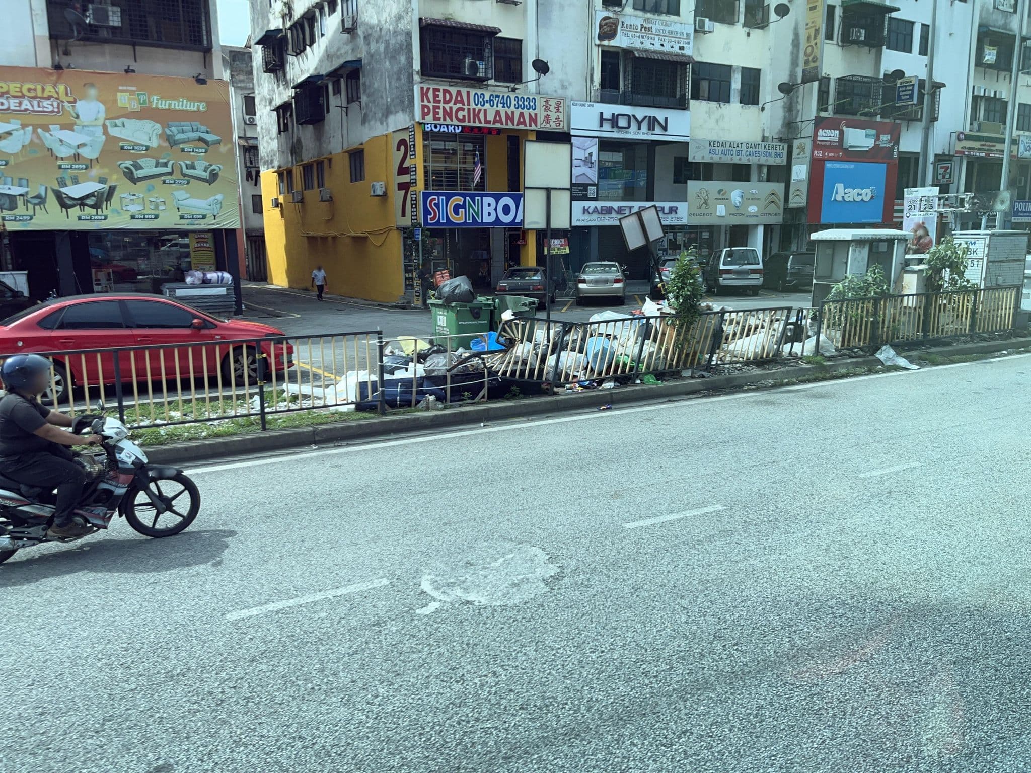 Street view near Moonlight Hotel, Batu Caves — © DriveWithHoang (CC BY-SA · Mapillary)