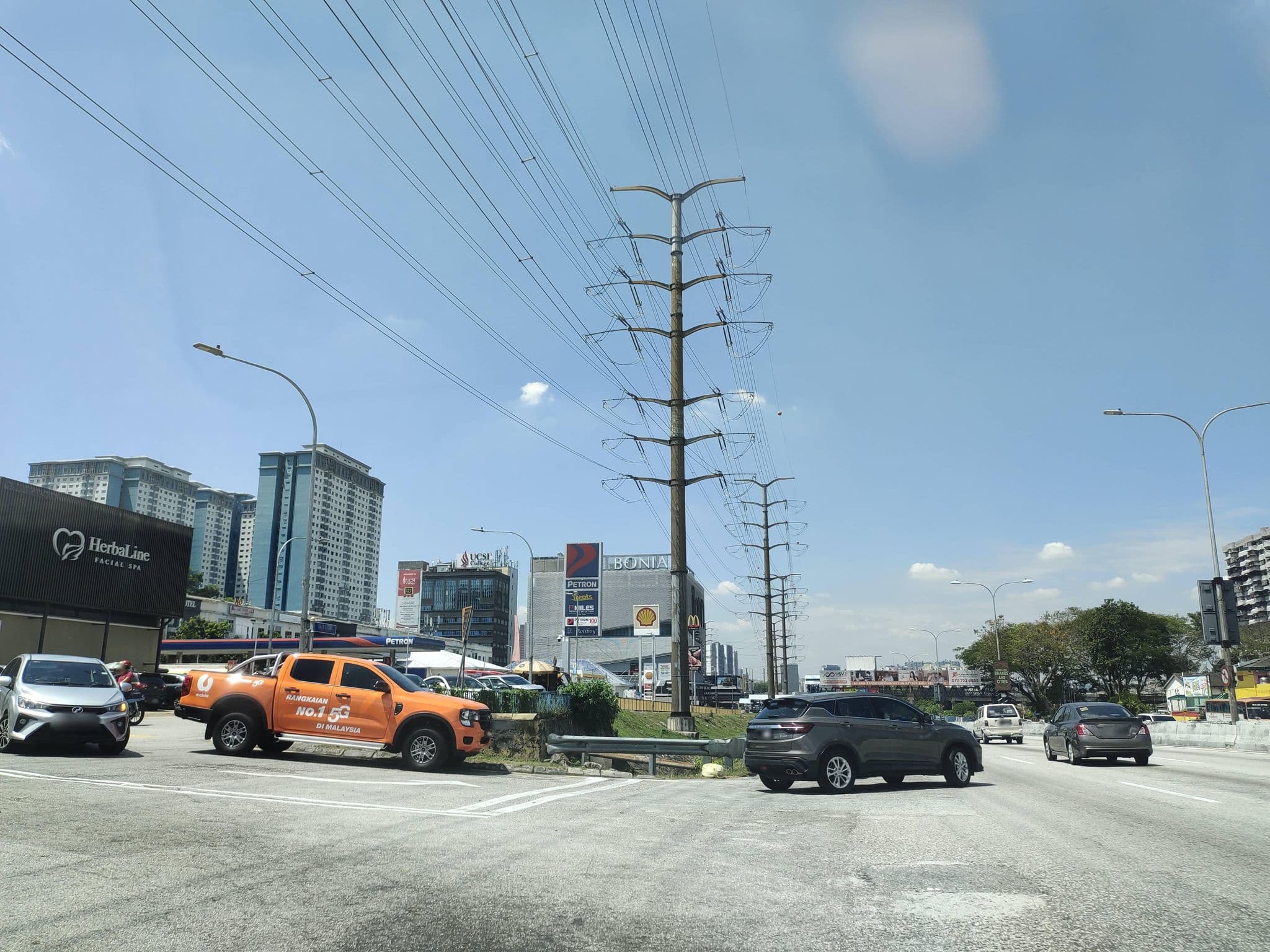 Street view near My Home Fashion Hotel, Alam Damai — © zh9567 (CC BY-SA · Mapillary)