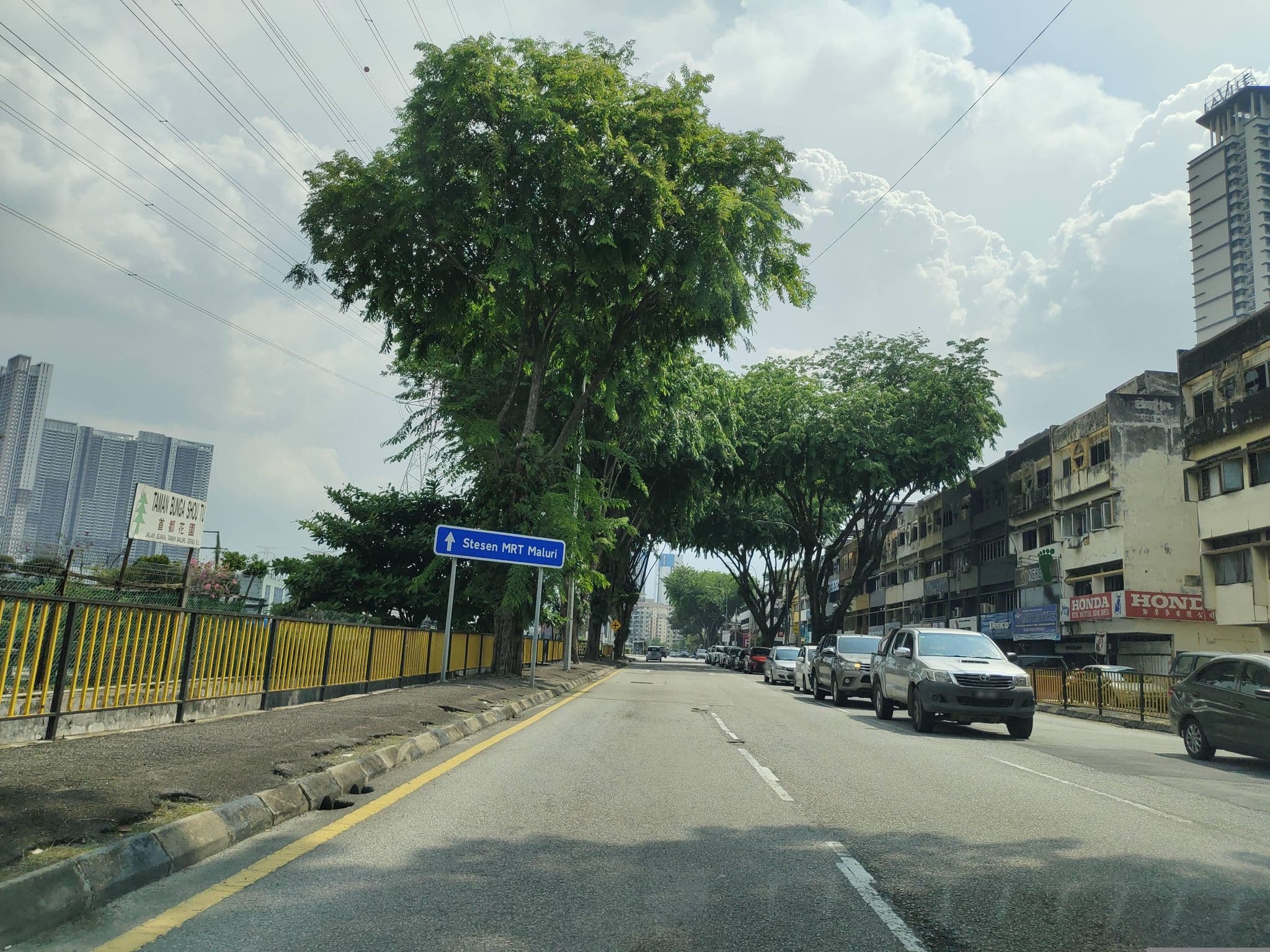 Street view near MyHomie Room & Capsule, Taman Ikan Emas — © zh9567 (CC BY-SA · Mapillary)