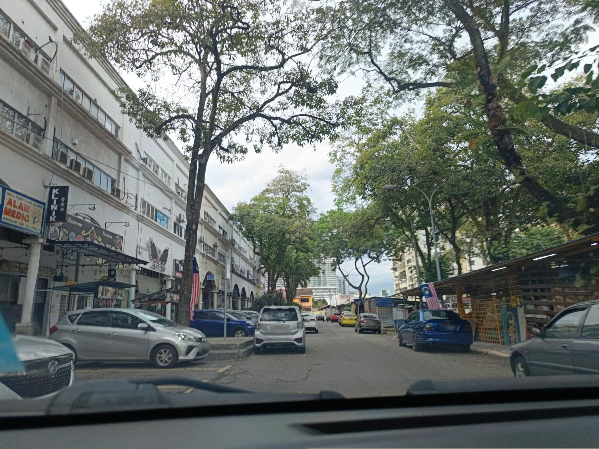Street view near vivaltel, Taman Ikan Emas — © YikQin (CC BY-SA · Mapillary)