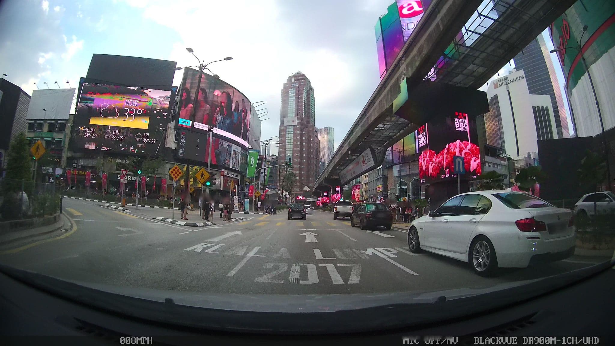 Street view near Hotel apple bukit bintang, Bukit Bintang — © kaart5 (CC BY-SA · Mapillary)