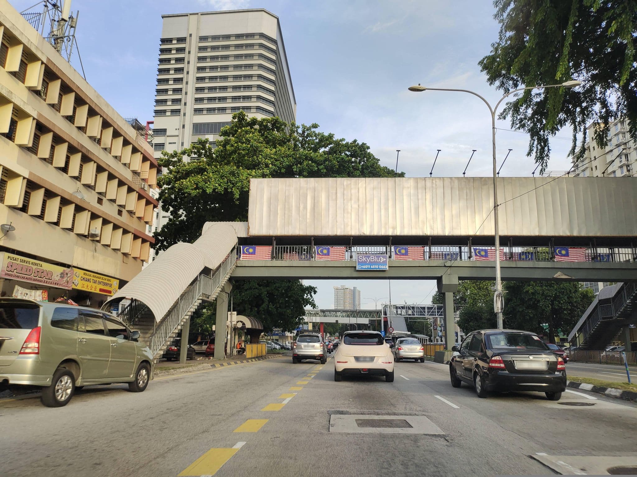 Street view near HWAJING TRAVEL & TOURS S/B, Pudu — © zh9567 (CC BY-SA · Mapillary)