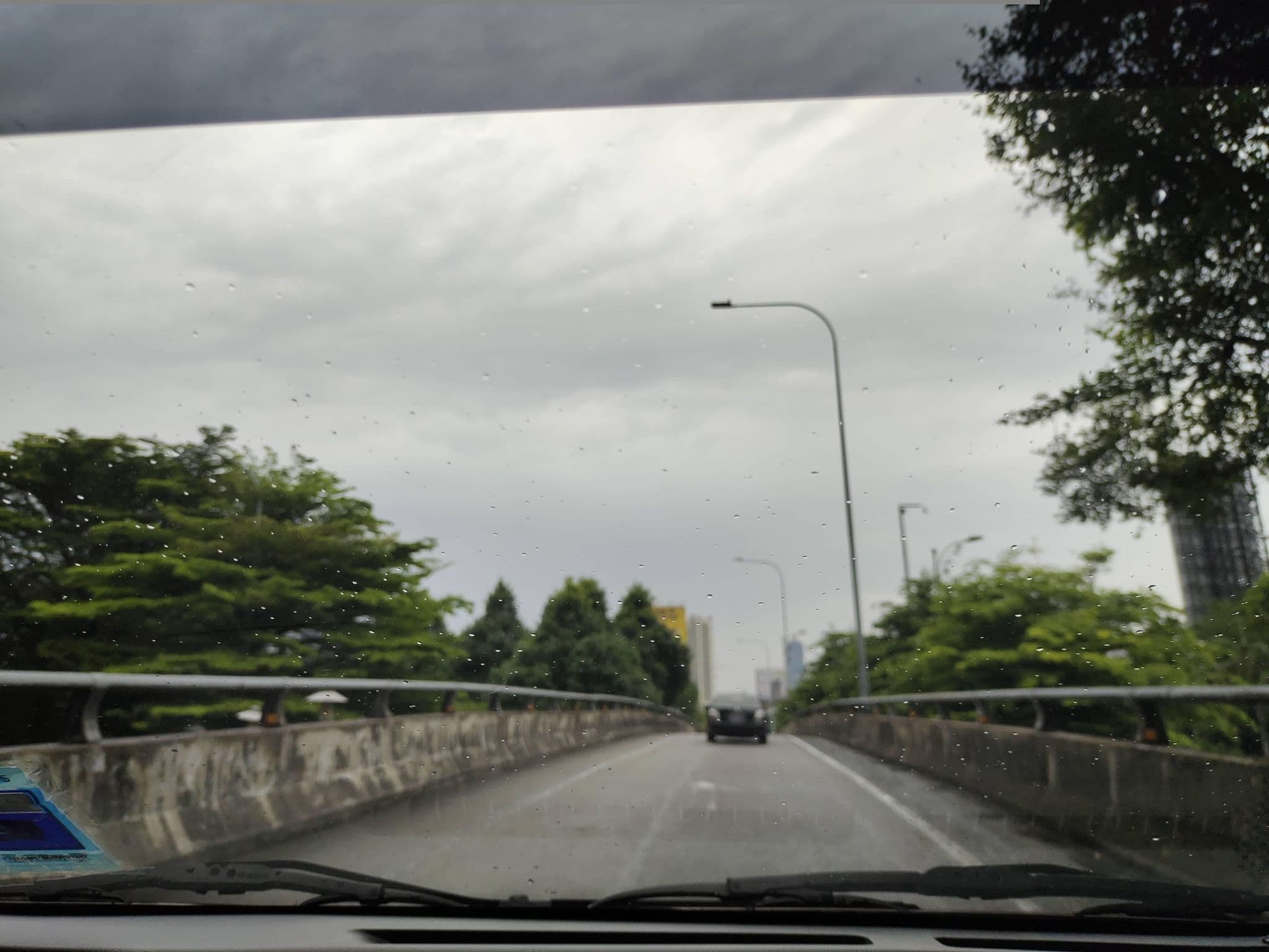 Street view near Meeting Room 1 @ Vivatel, Taman Ikan Emas — © zh9567 (CC BY-SA · Mapillary)
