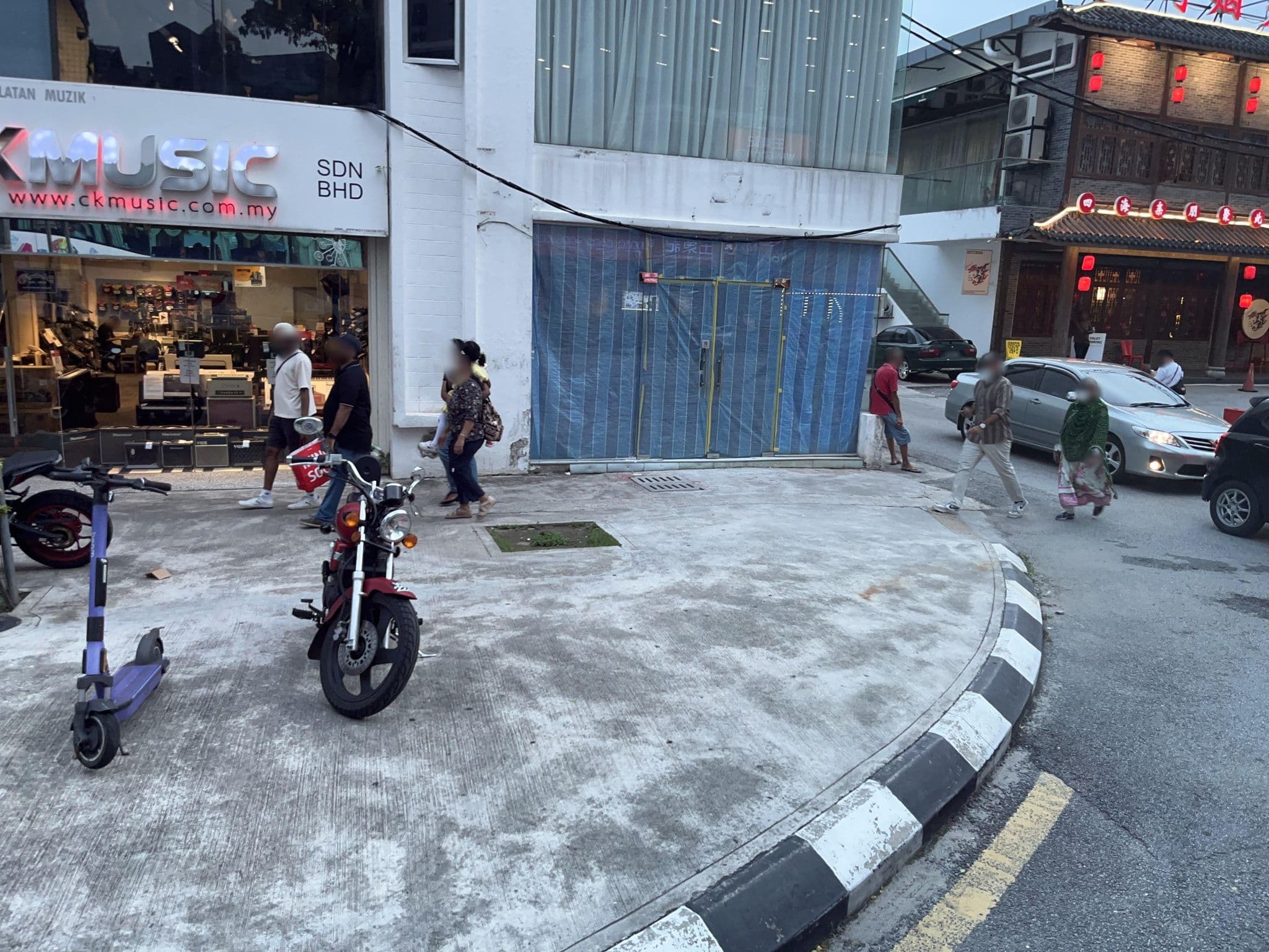 Street view near Sempurna, Imbi Rd - KLIA, Bukit Bintang — © DriveWithHoang (CC BY-SA · Mapillary)