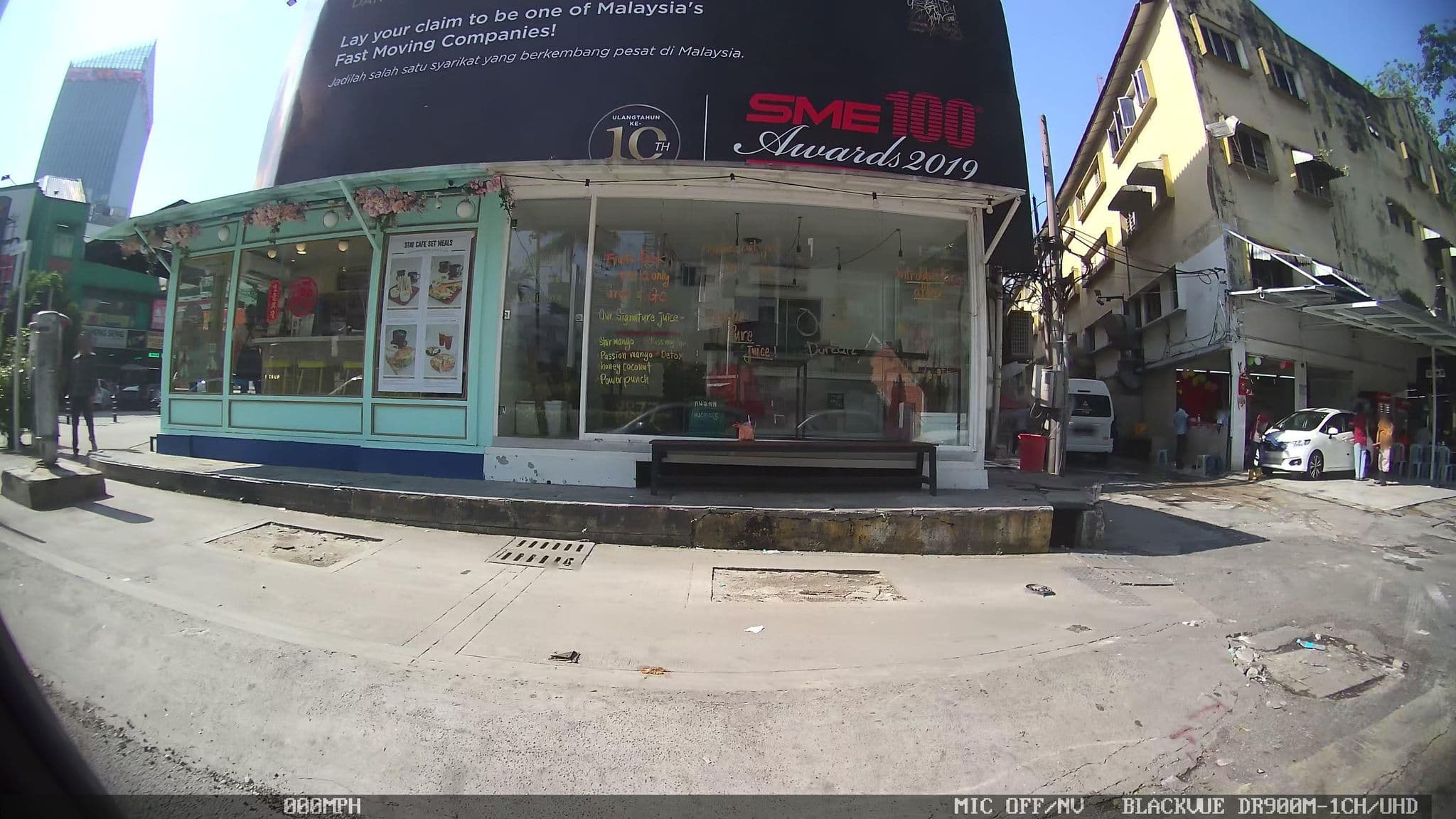 Street view near Orchid Club, Park Royal, Bukit Bintang — © kaart_3 (CC BY-SA · Mapillary)