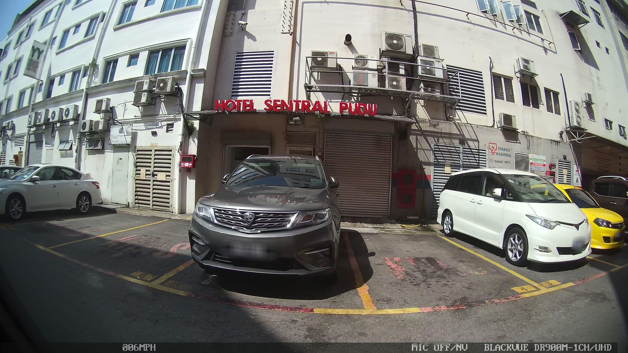 Street view near Hotel Orkid, Bukit Bintang — © kaart_3 (CC BY-SA · Mapillary)