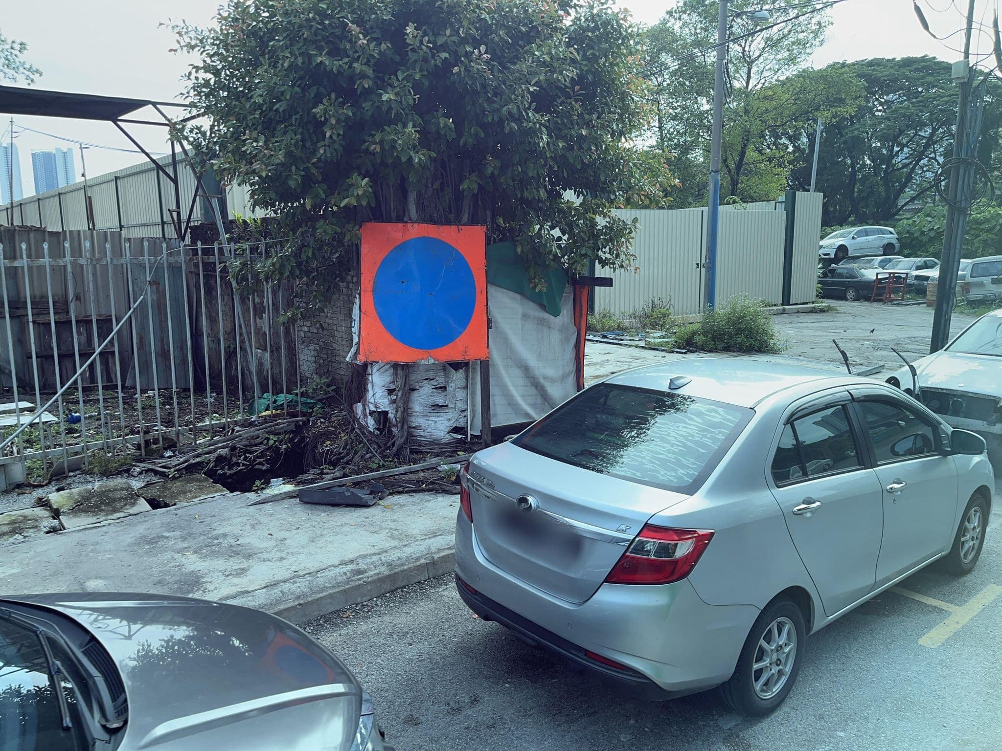 Street view near jerantut Hill Inn, Taman Ikan Emas — © DriveWithHoang (CC BY-SA · Mapillary)