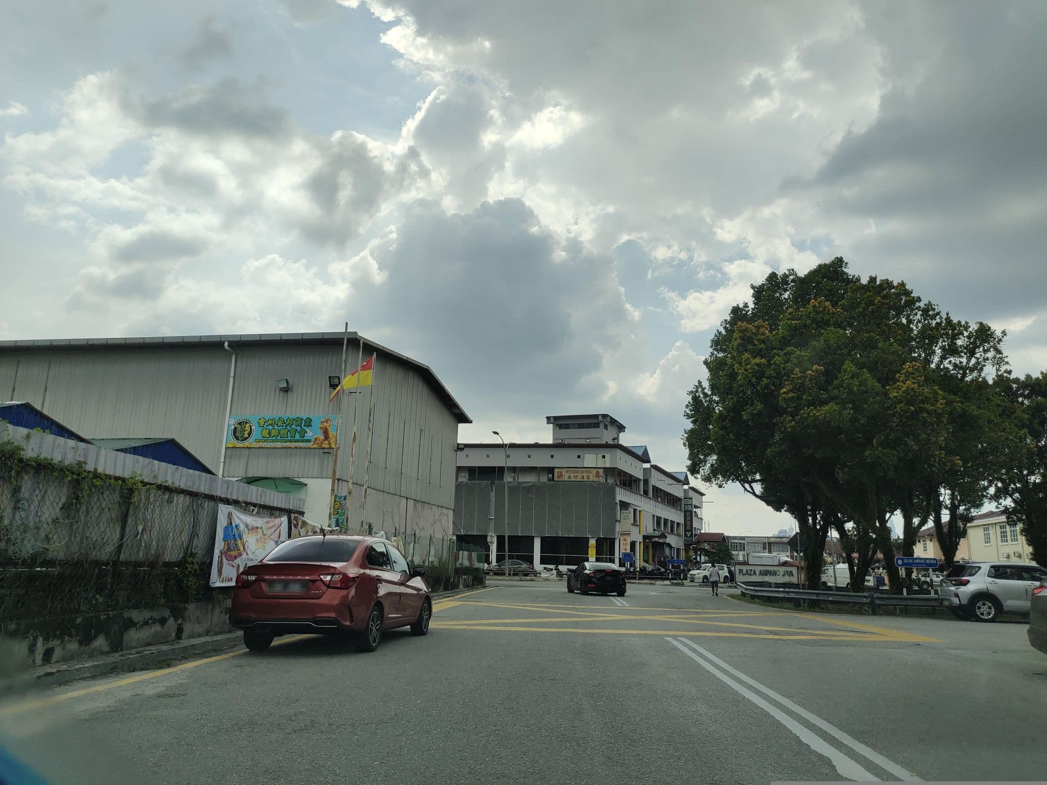 Street view near Tropical Inn, Ampang — © zh9567 (CC BY-SA · Mapillary)