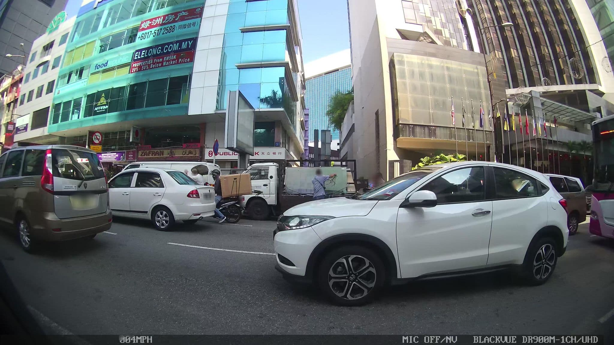 Street view near Millenium Hotel 825, Bukit Bintang — © kaart_3 (CC BY-SA · Mapillary)