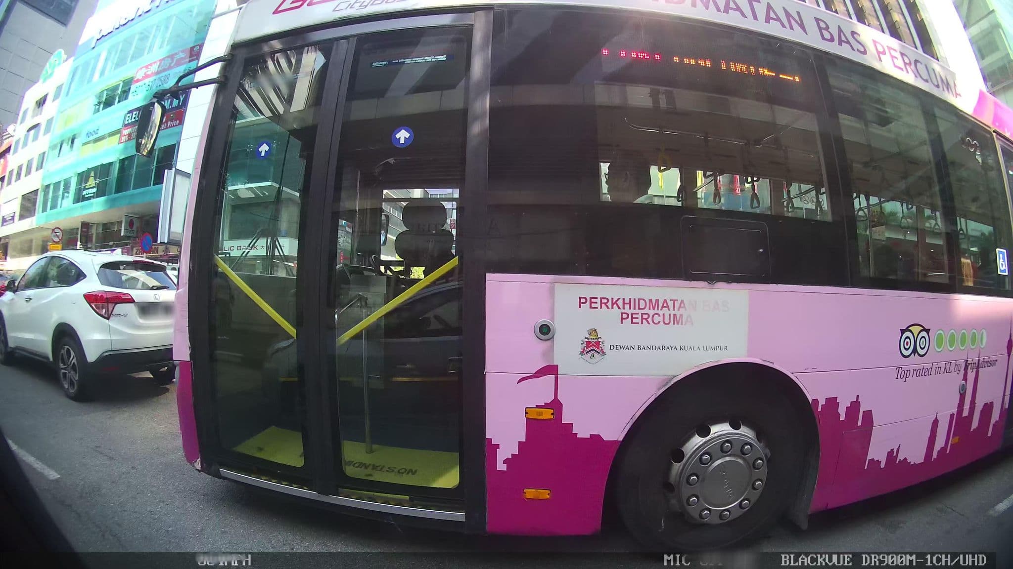 Street view near Ritz Carlton Hotel Lounge, Bukit Bintang — © kaart_3 (CC BY-SA · Mapillary)