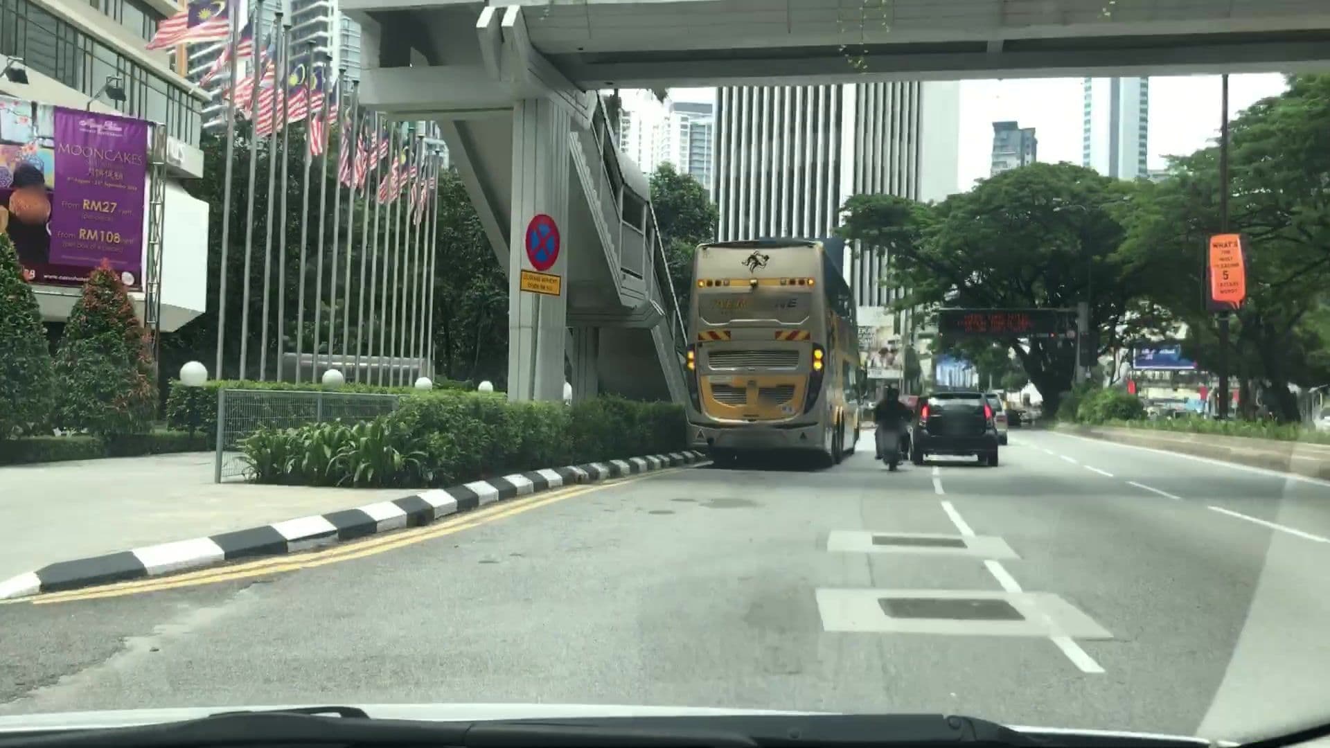 Street view near Emerald Room @ MO, Kampung Baru — © lvl5 (CC BY-SA · Mapillary)
